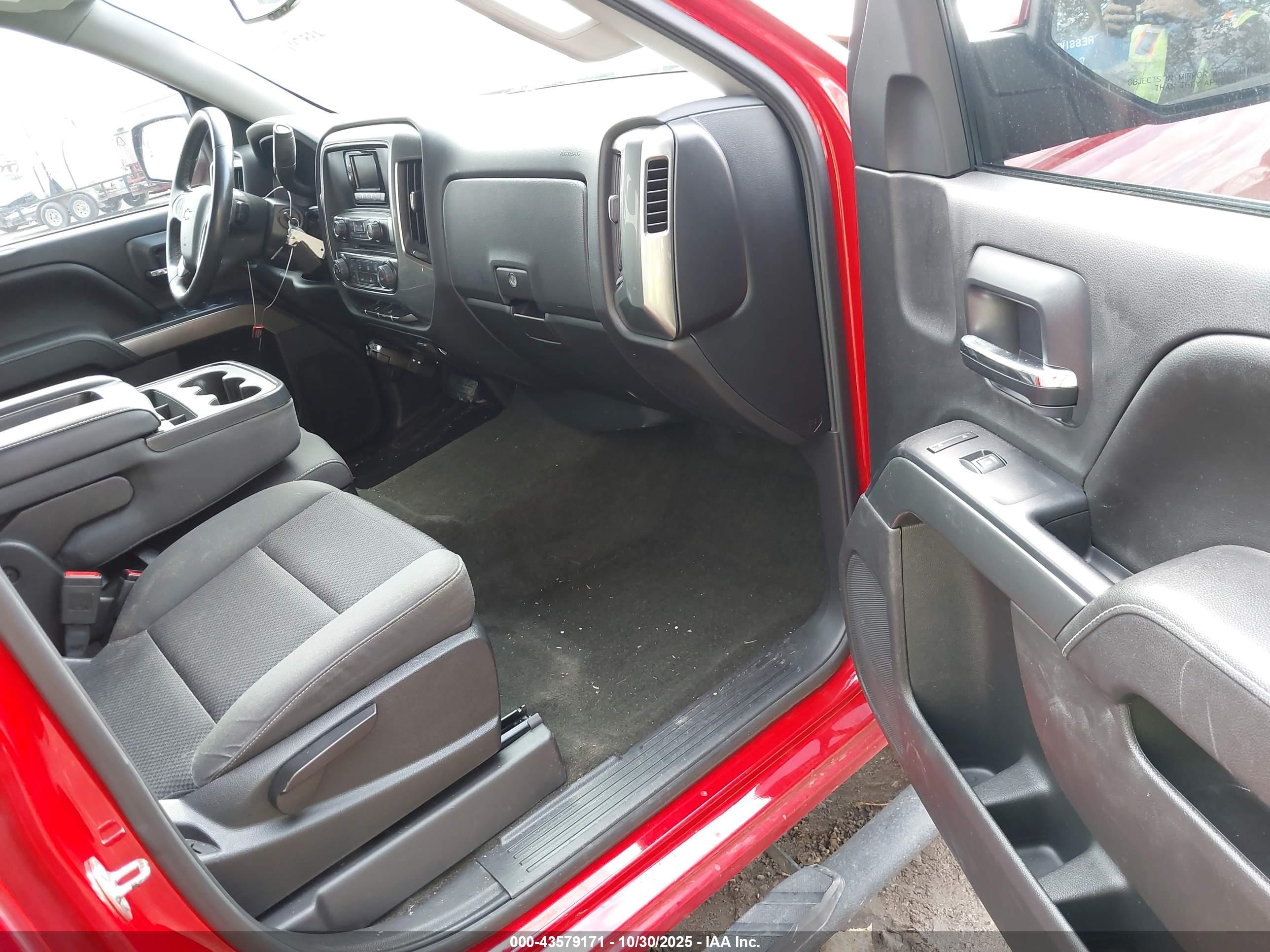 CHEVROLET SILVERADO image 5