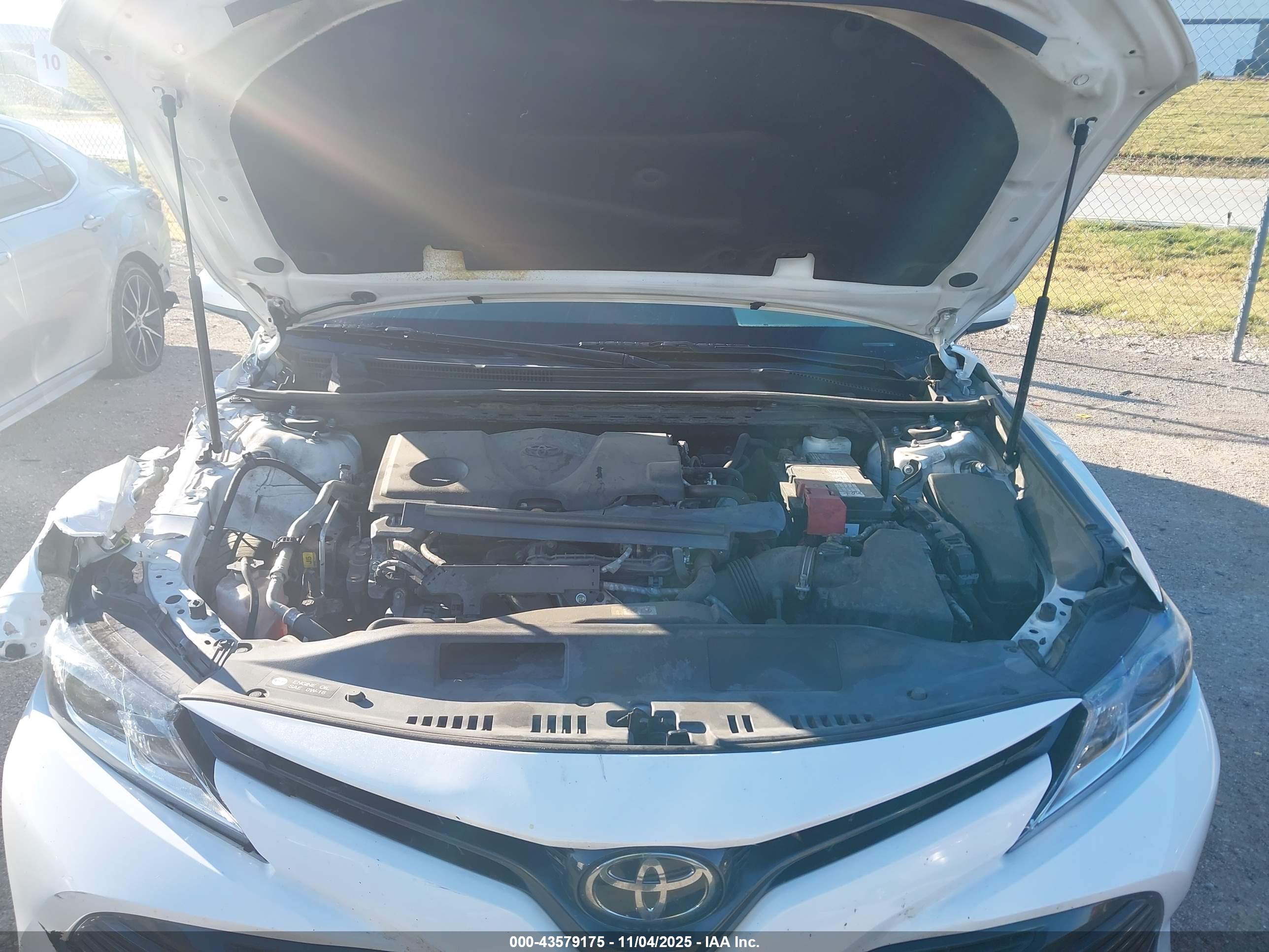 TOYOTA CAMRY image 10