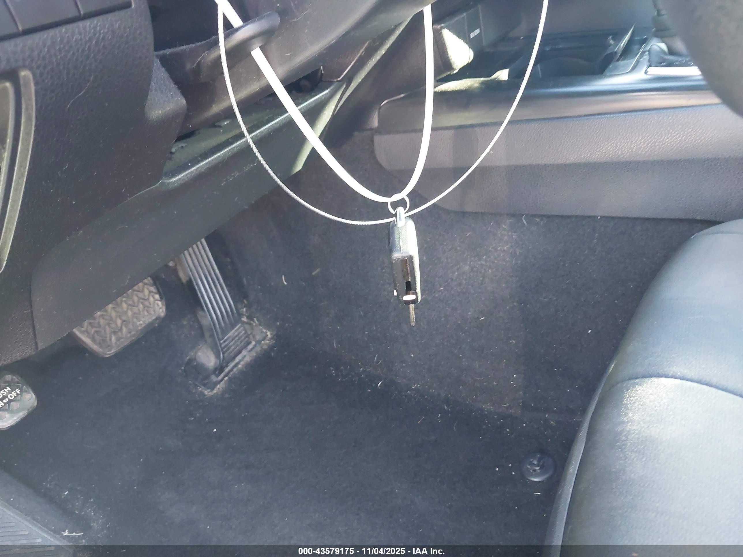 TOYOTA CAMRY image 11
