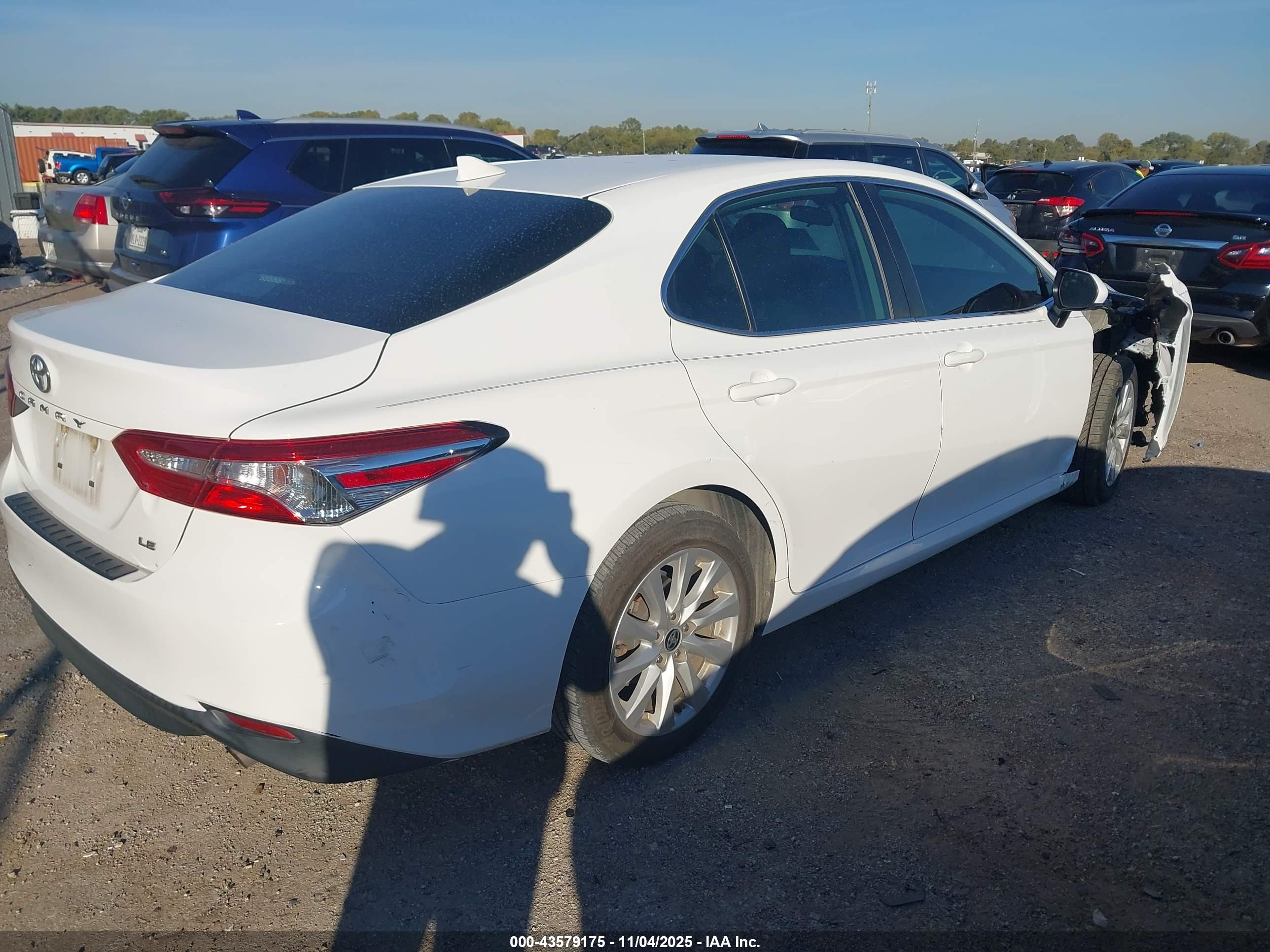 TOYOTA CAMRY image 4