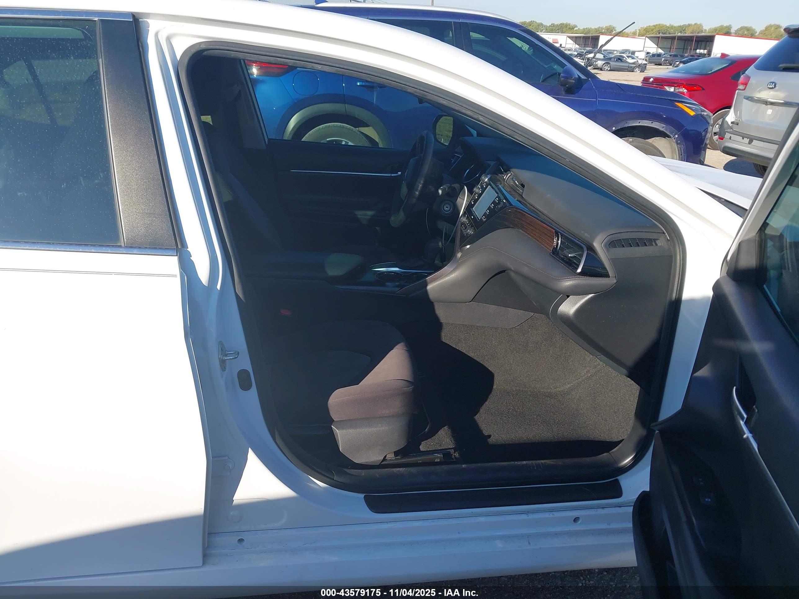 TOYOTA CAMRY image 5