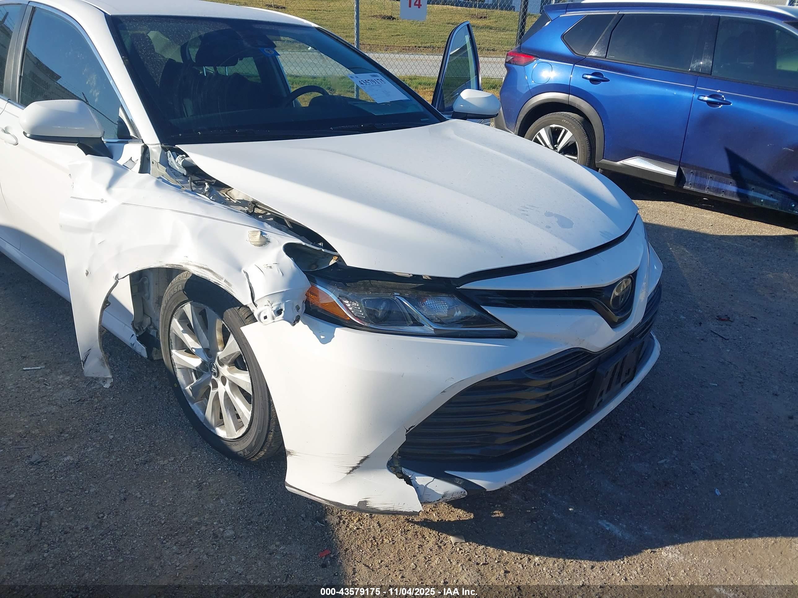 TOYOTA CAMRY image 6