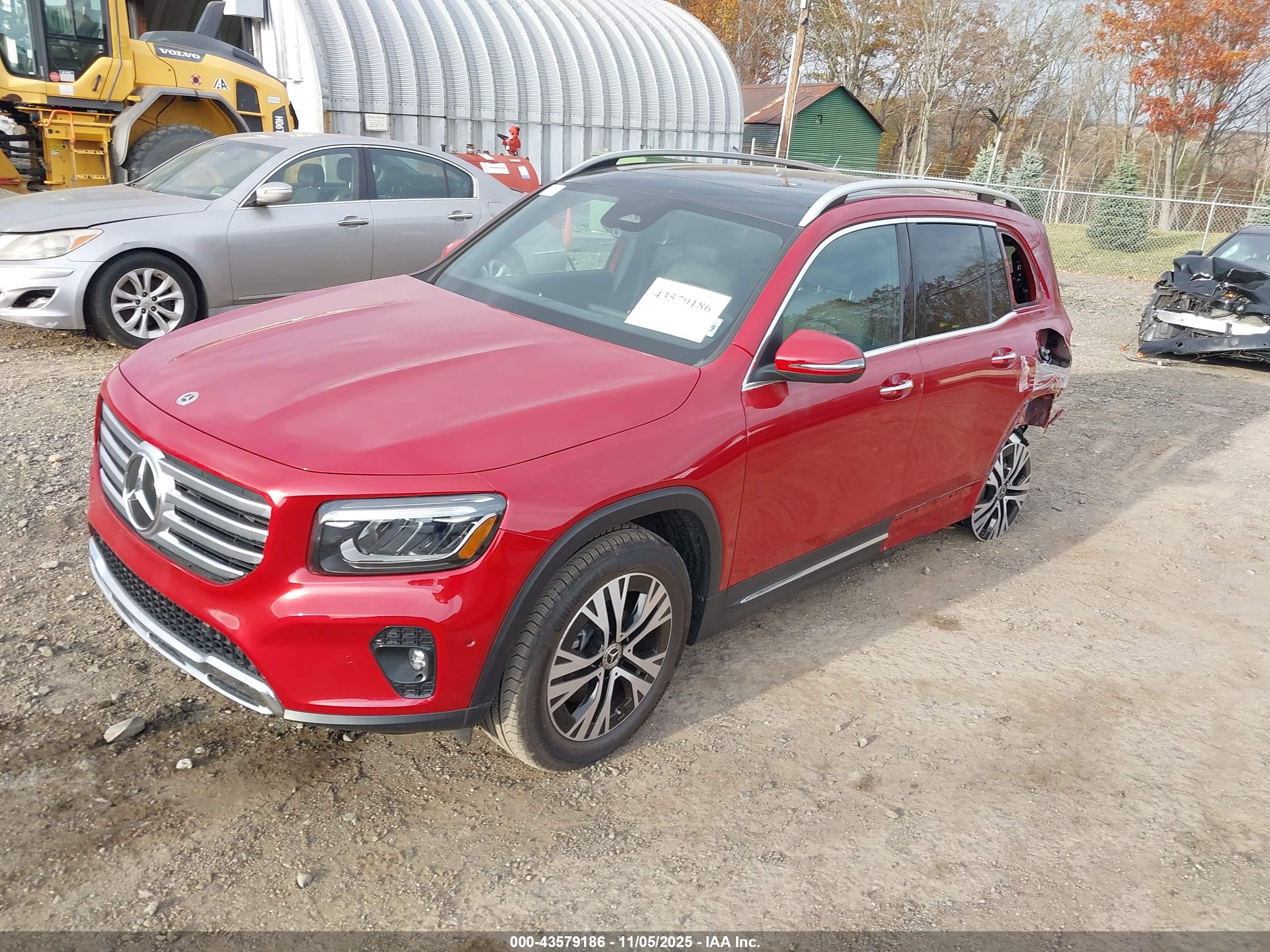 MERCEDES-BENZ GLB image 2