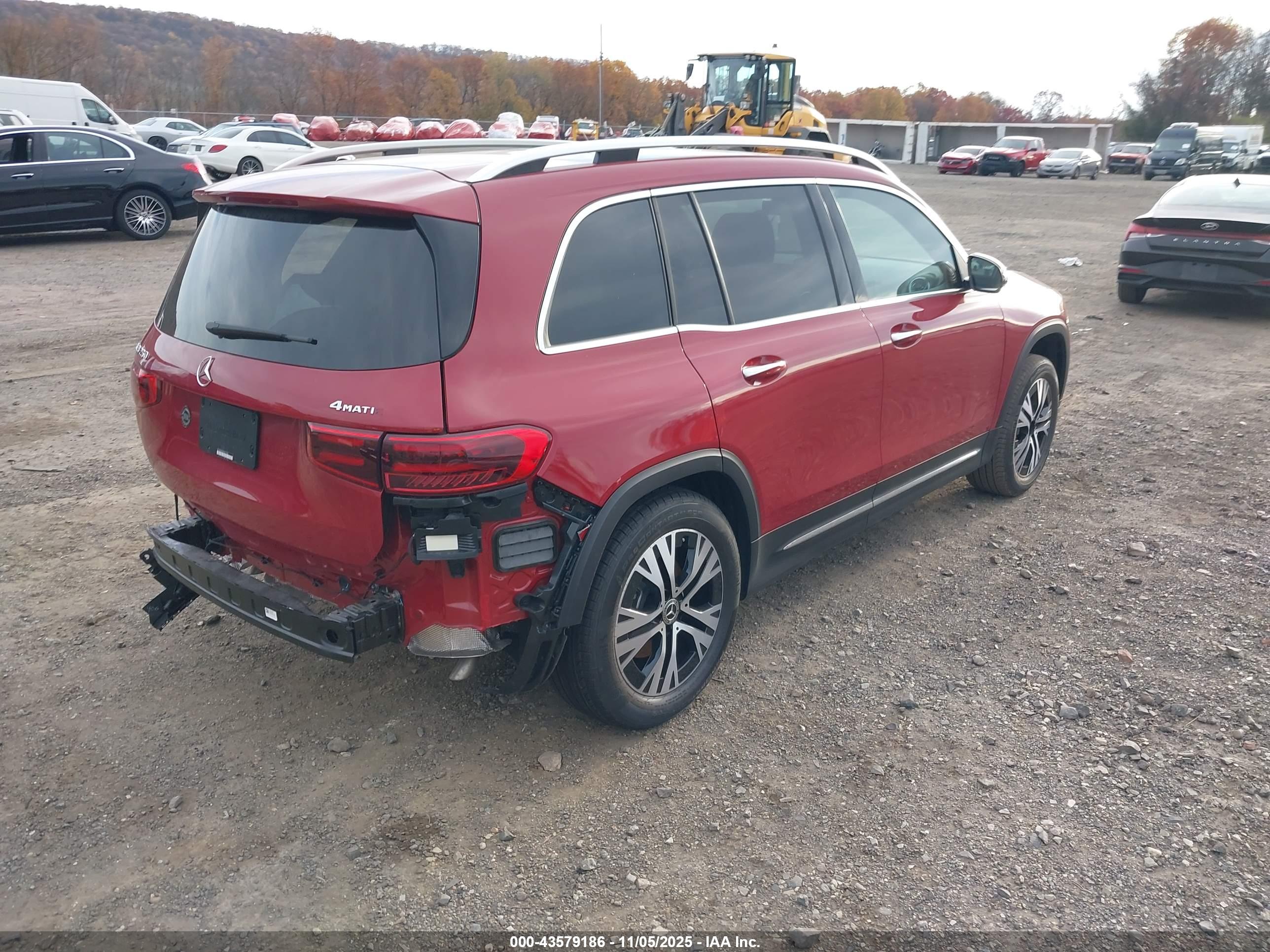 MERCEDES-BENZ GLB image 4