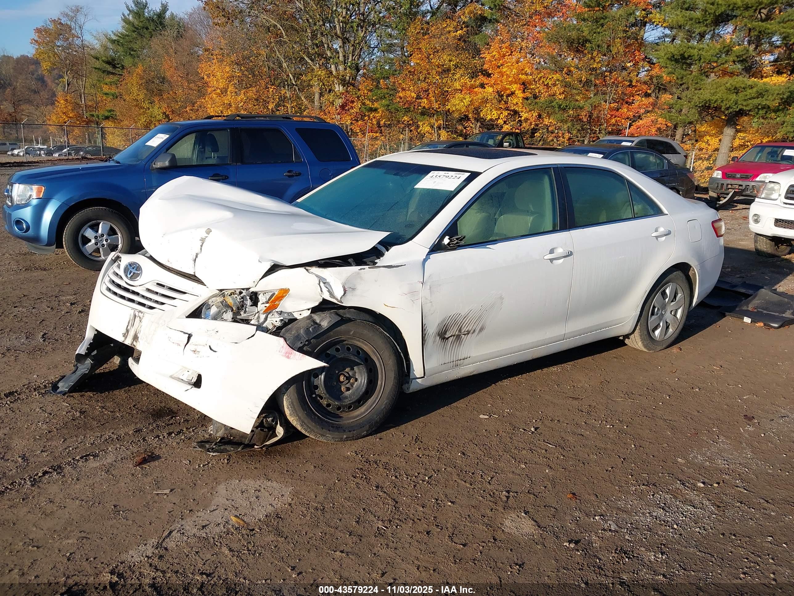 TOYOTA CAMRY image 2