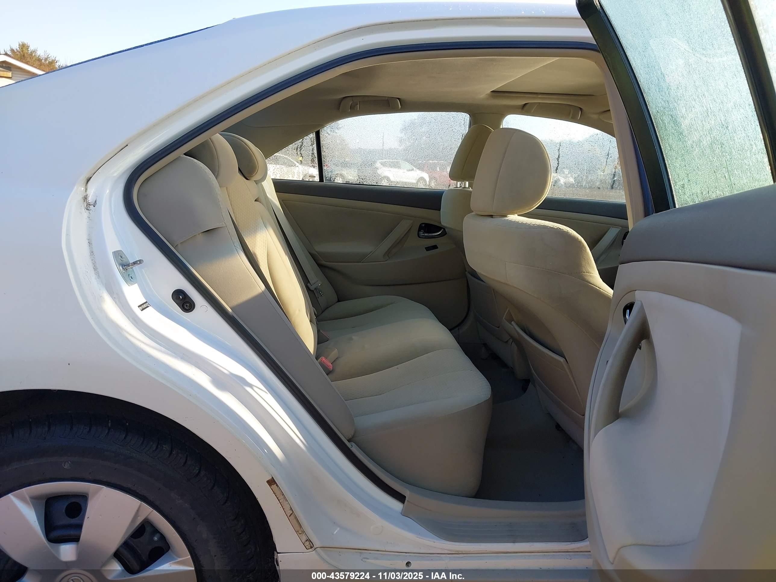 TOYOTA CAMRY image 8