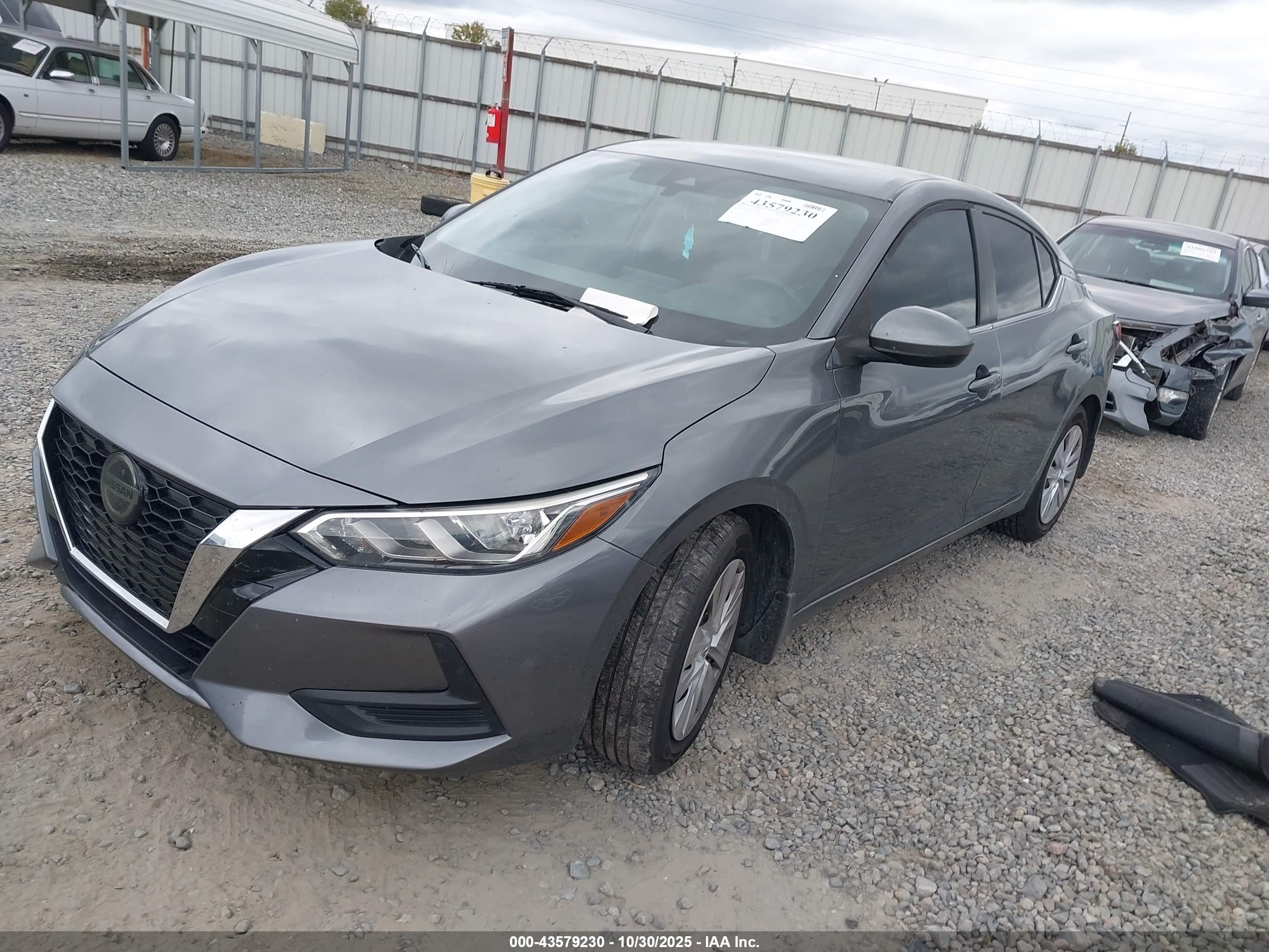 NISSAN SENTRA image 2