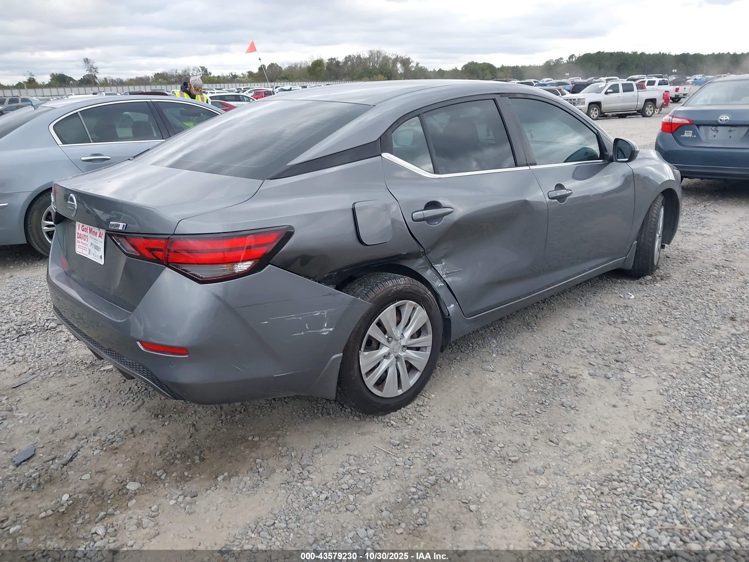 NISSAN SENTRA image 4