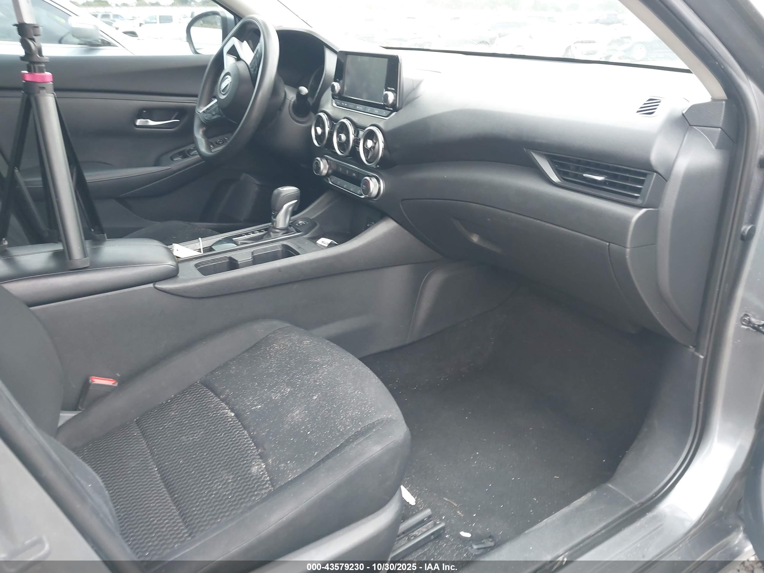NISSAN SENTRA image 5