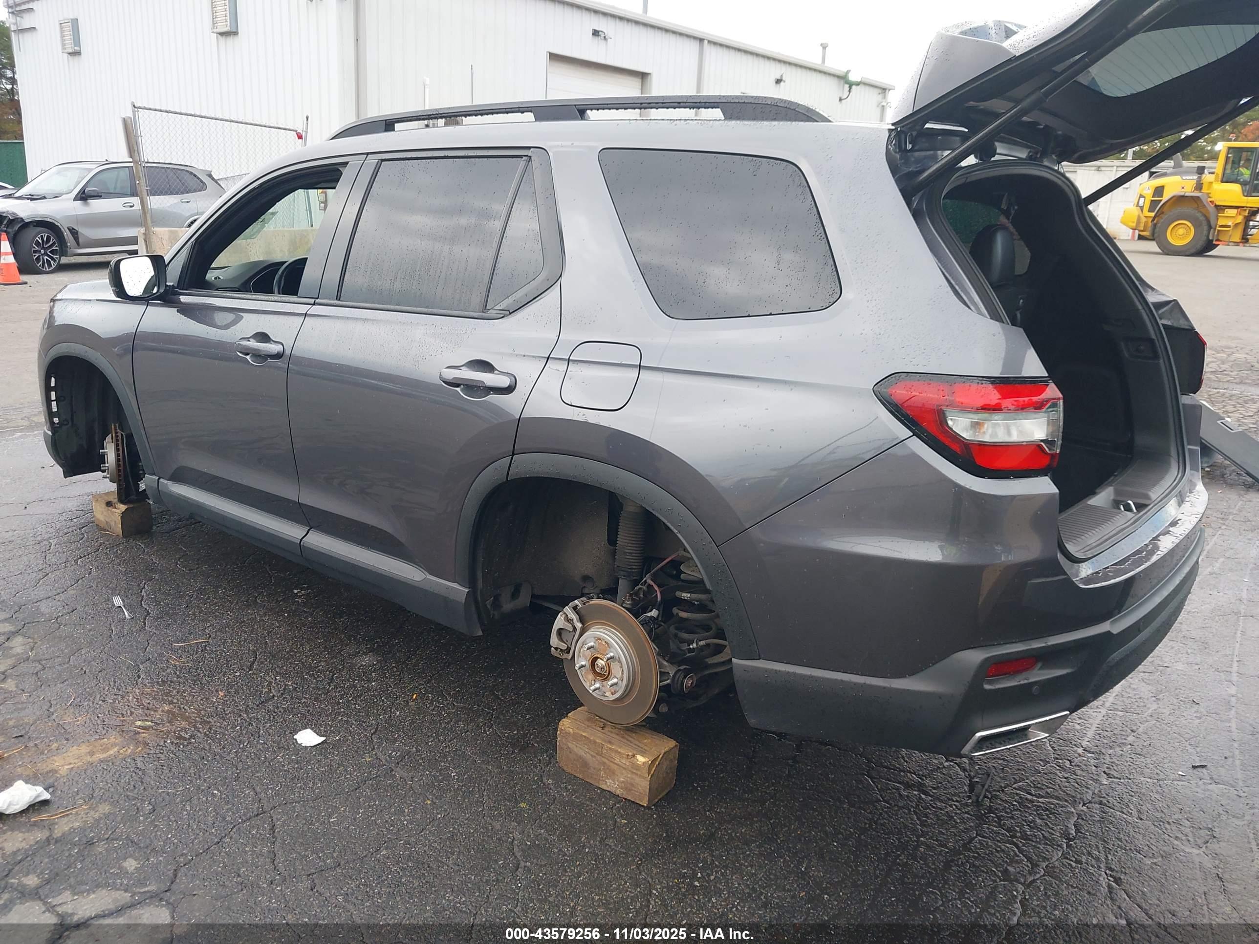 HONDA PILOT image 3
