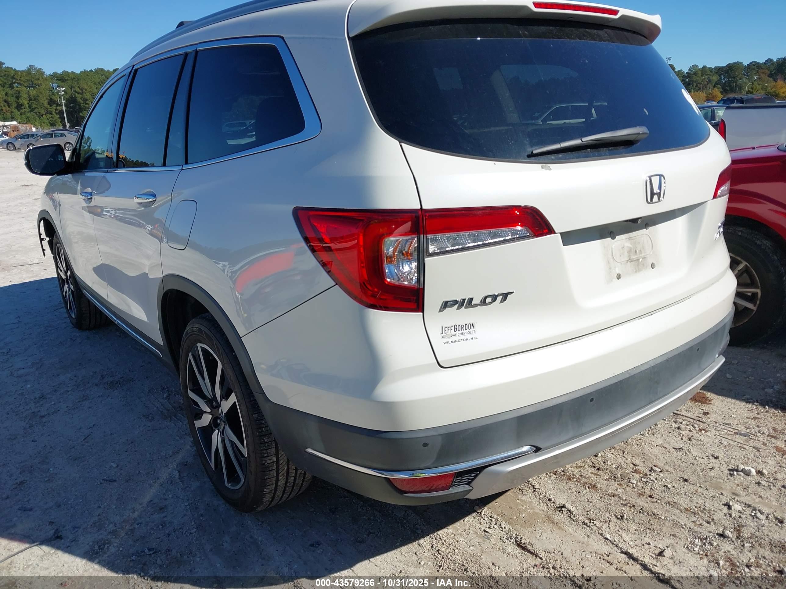 HONDA PILOT image 3