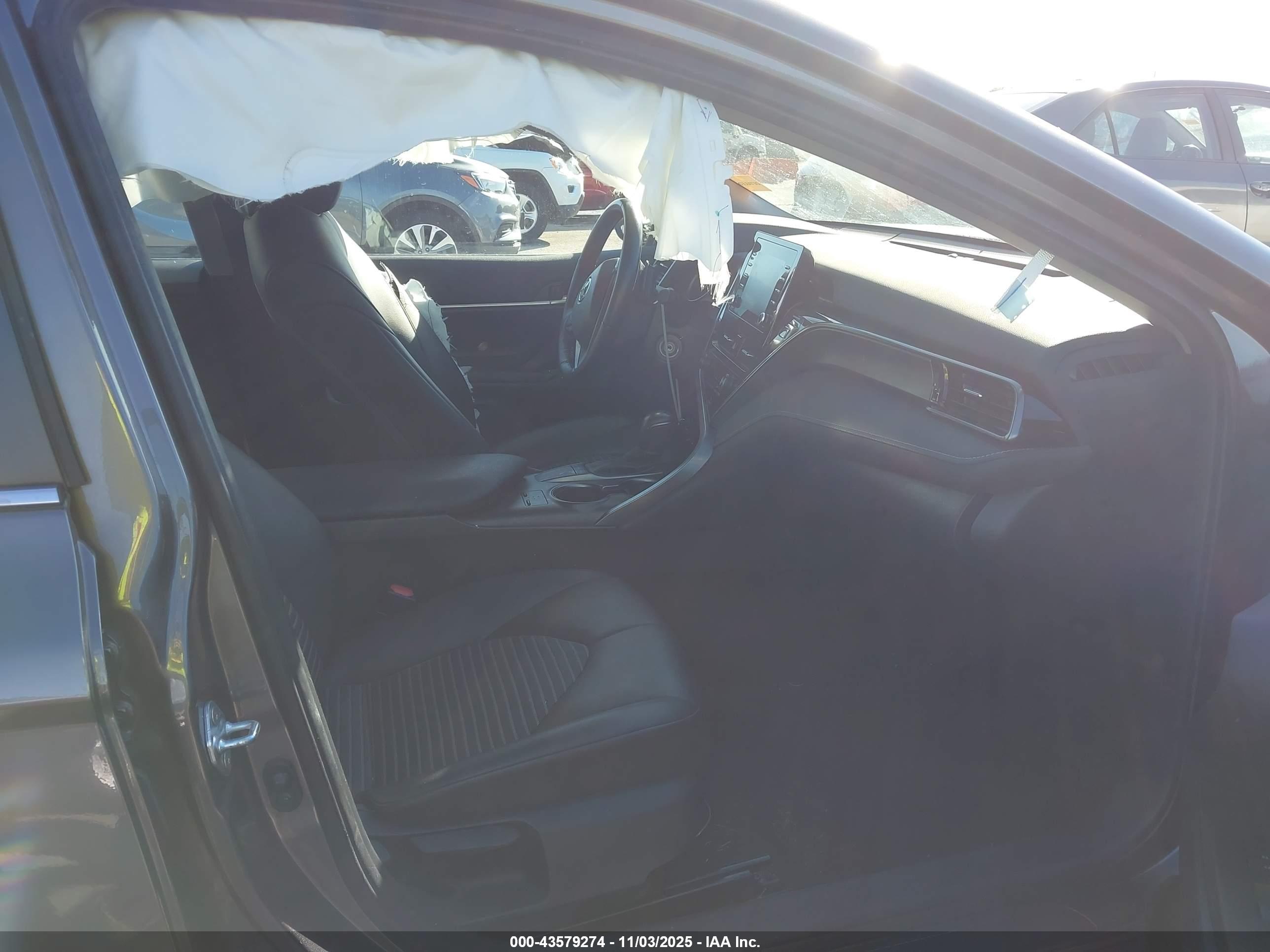 TOYOTA CAMRY image 5