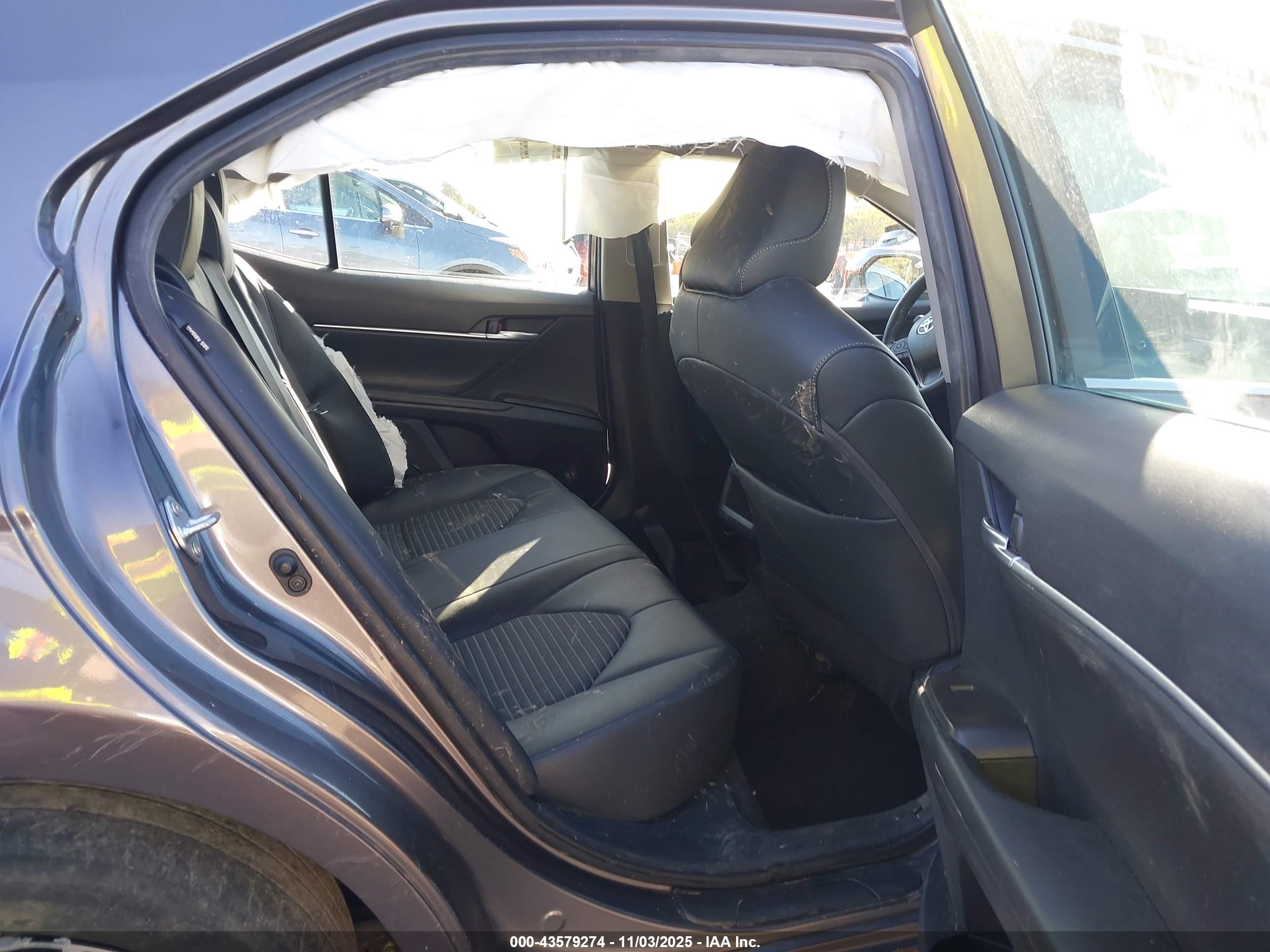 TOYOTA CAMRY image 8