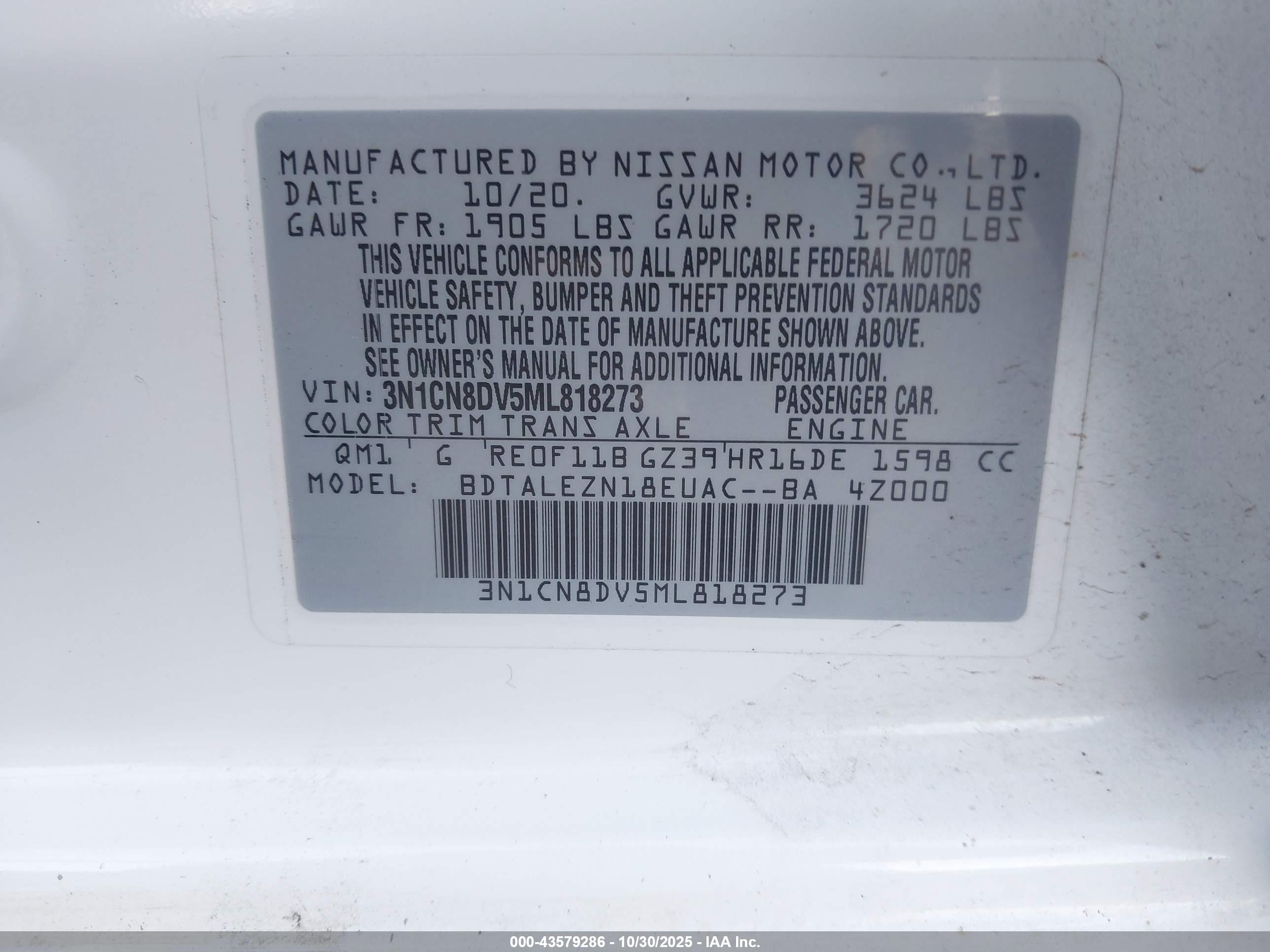 NISSAN VERSA image 9