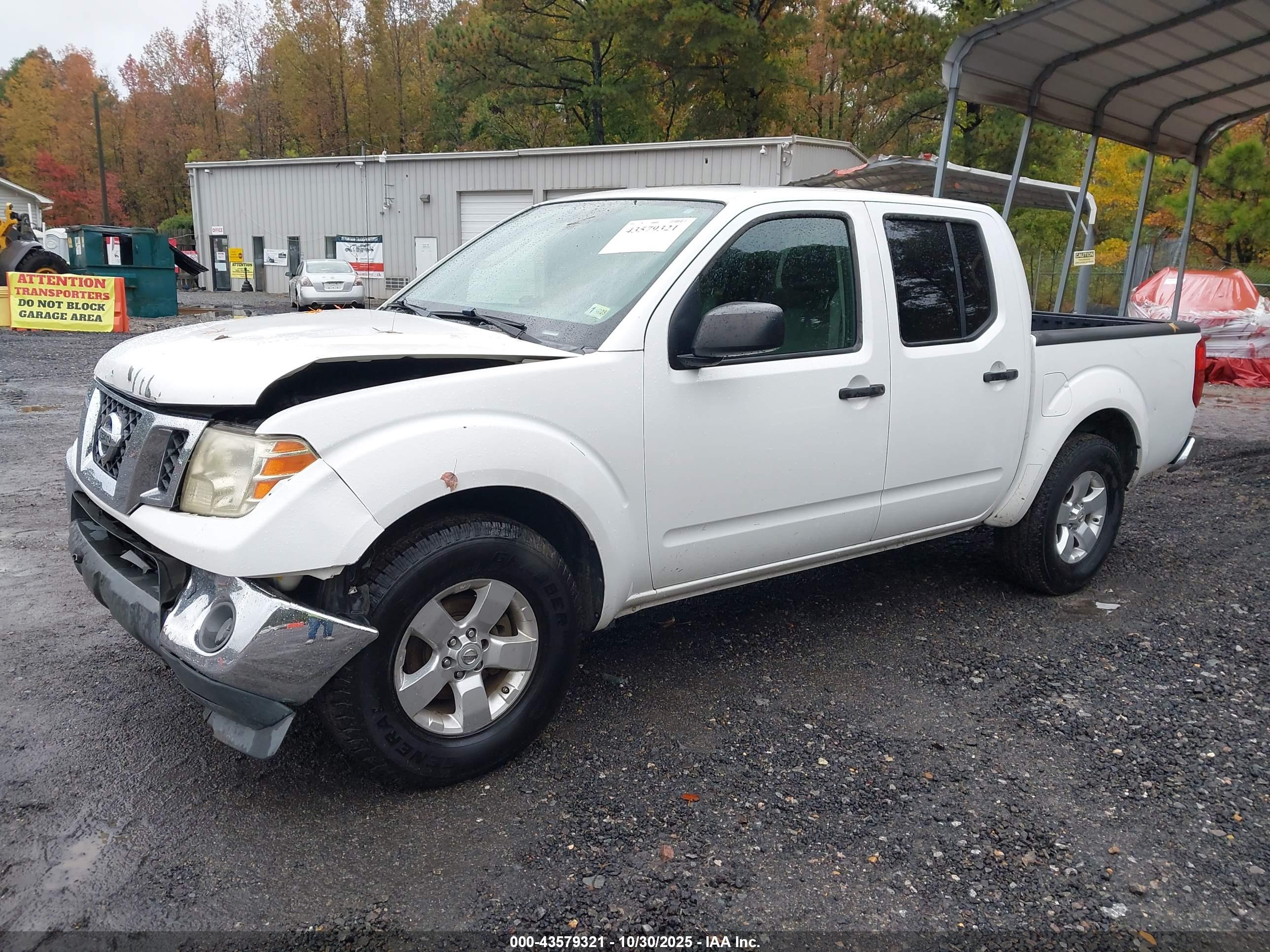 NISSAN FRONTIER image 2