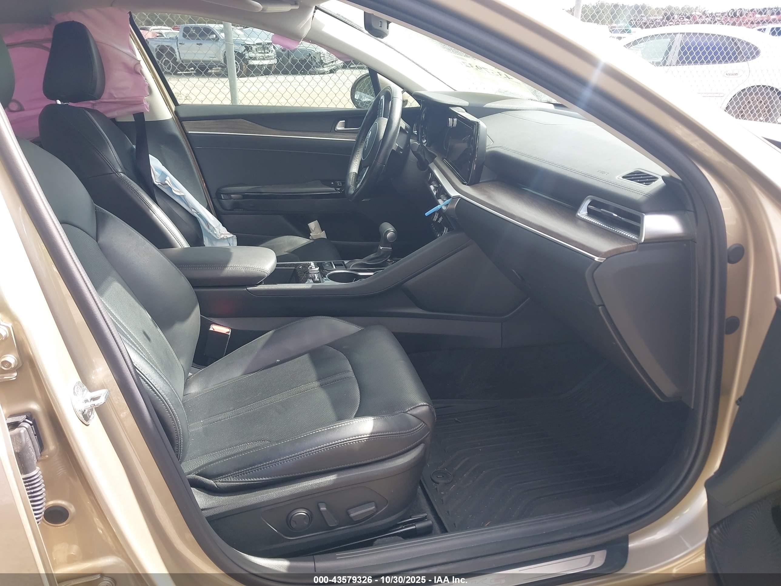 KIA K5 image 5