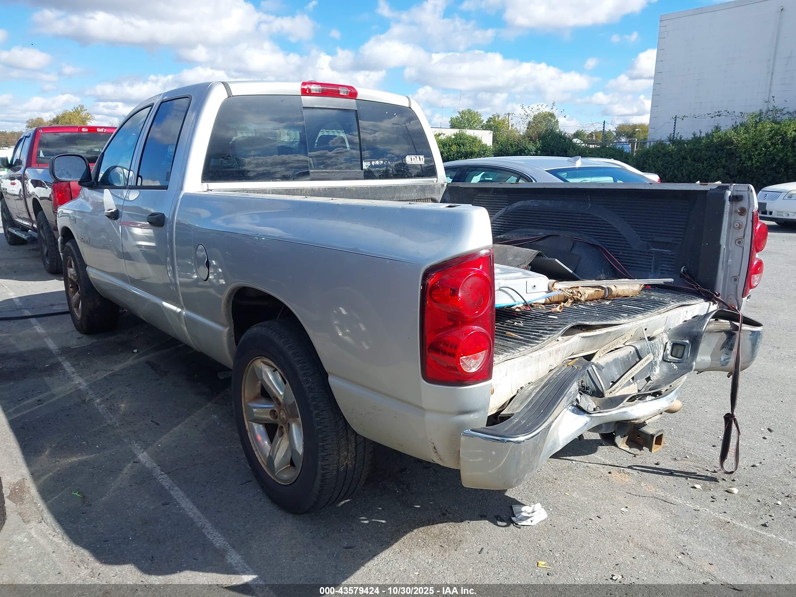 DODGE RAM image 3
