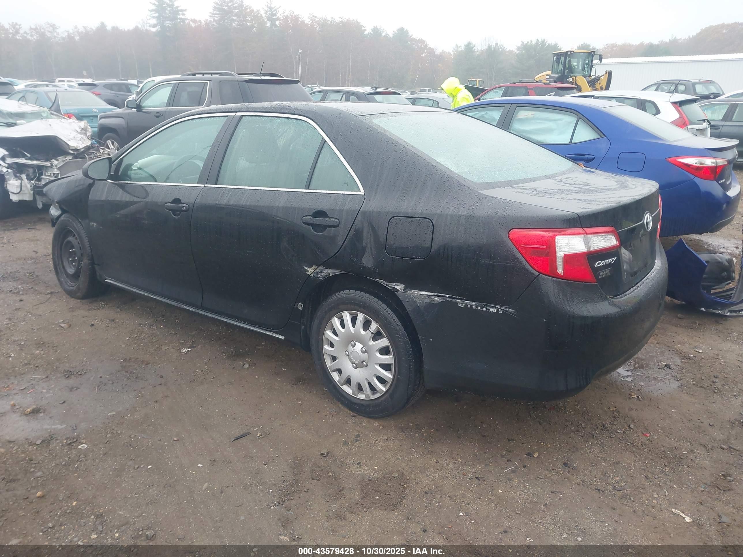 TOYOTA CAMRY image 3