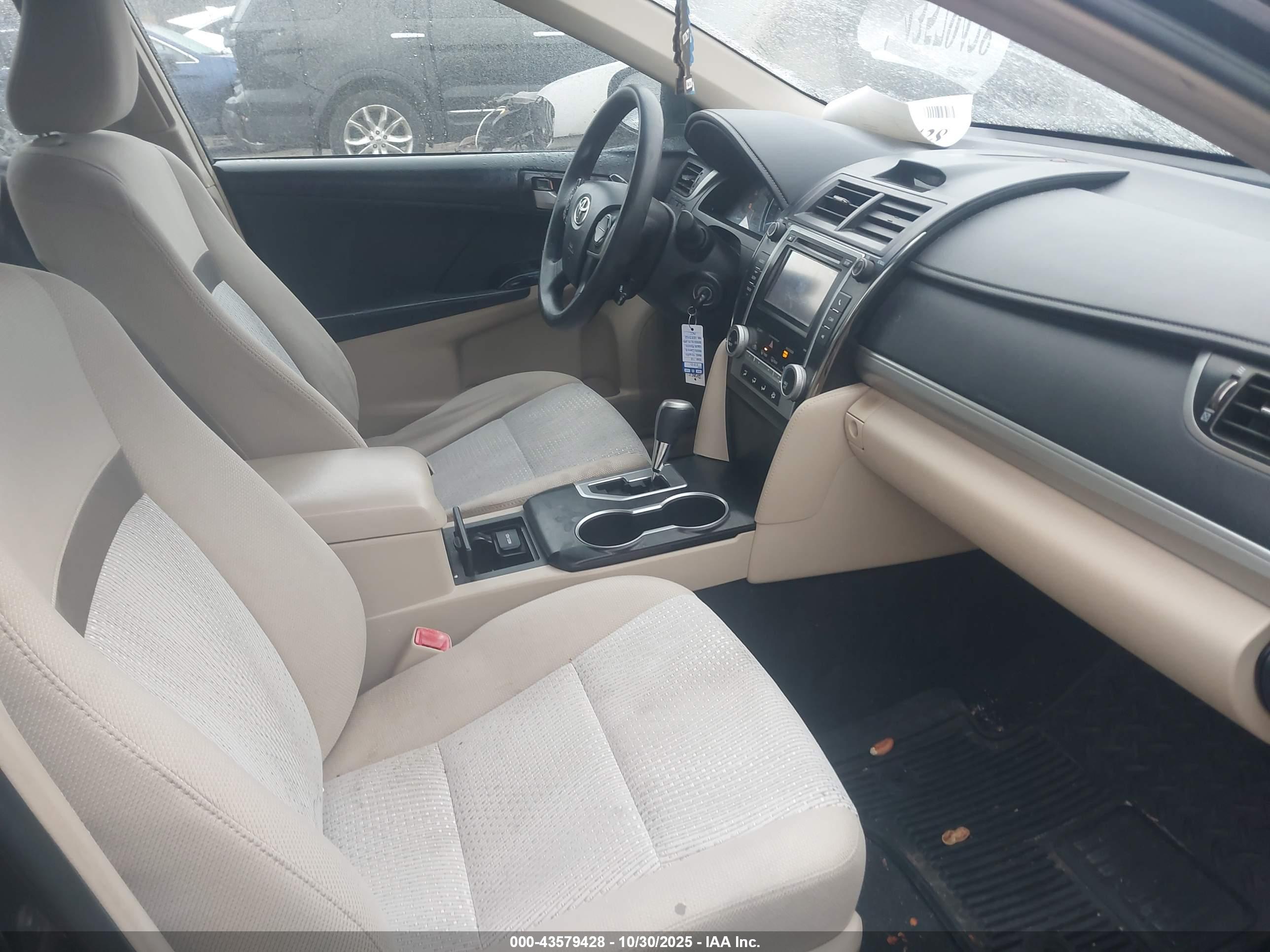 TOYOTA CAMRY image 5