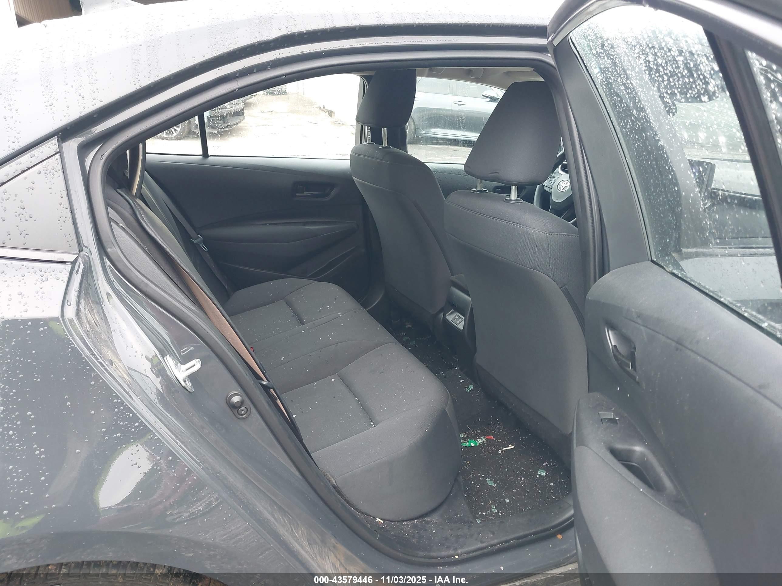 TOYOTA COROLLA image 8