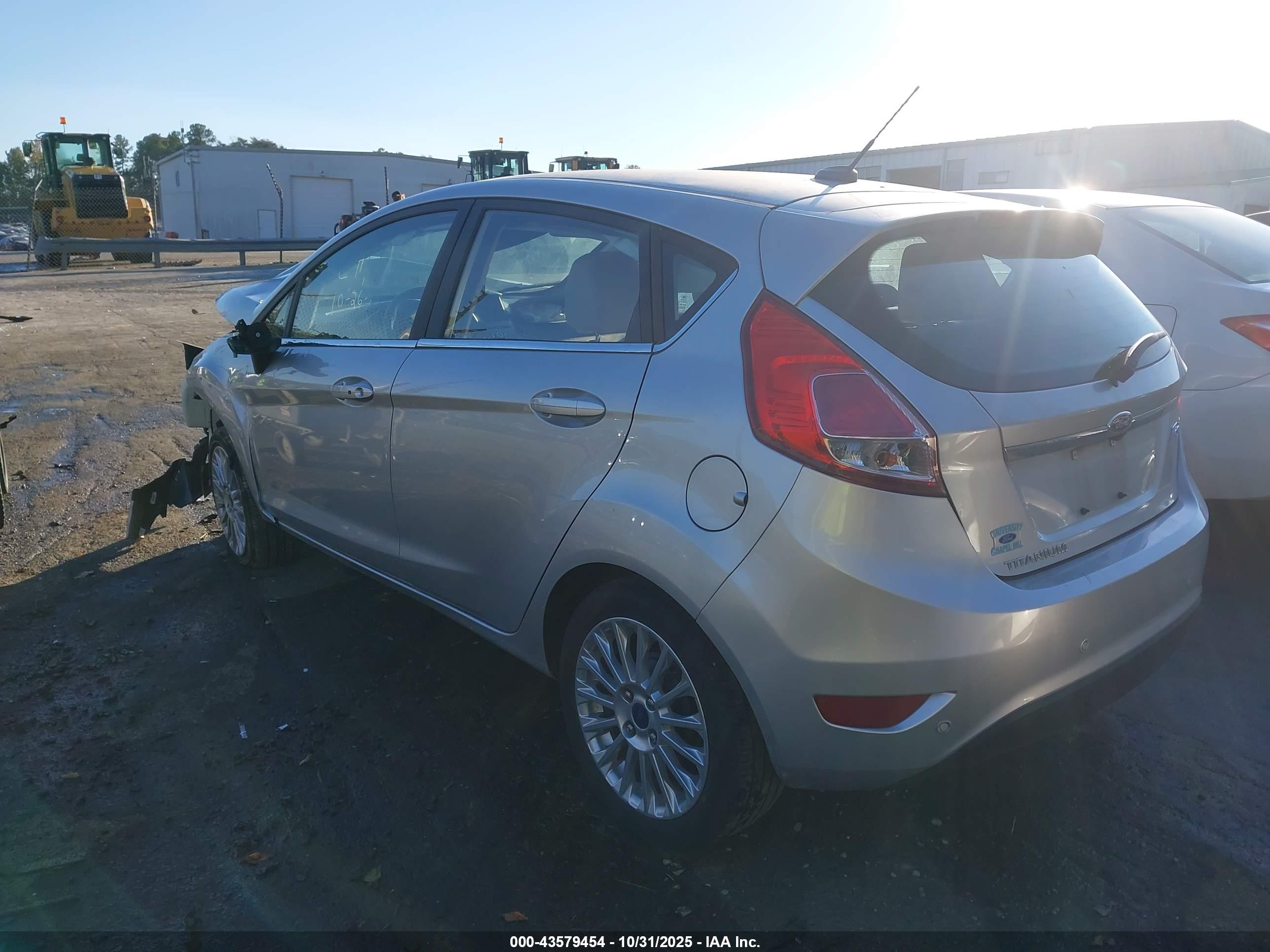 FORD FIESTA image 3