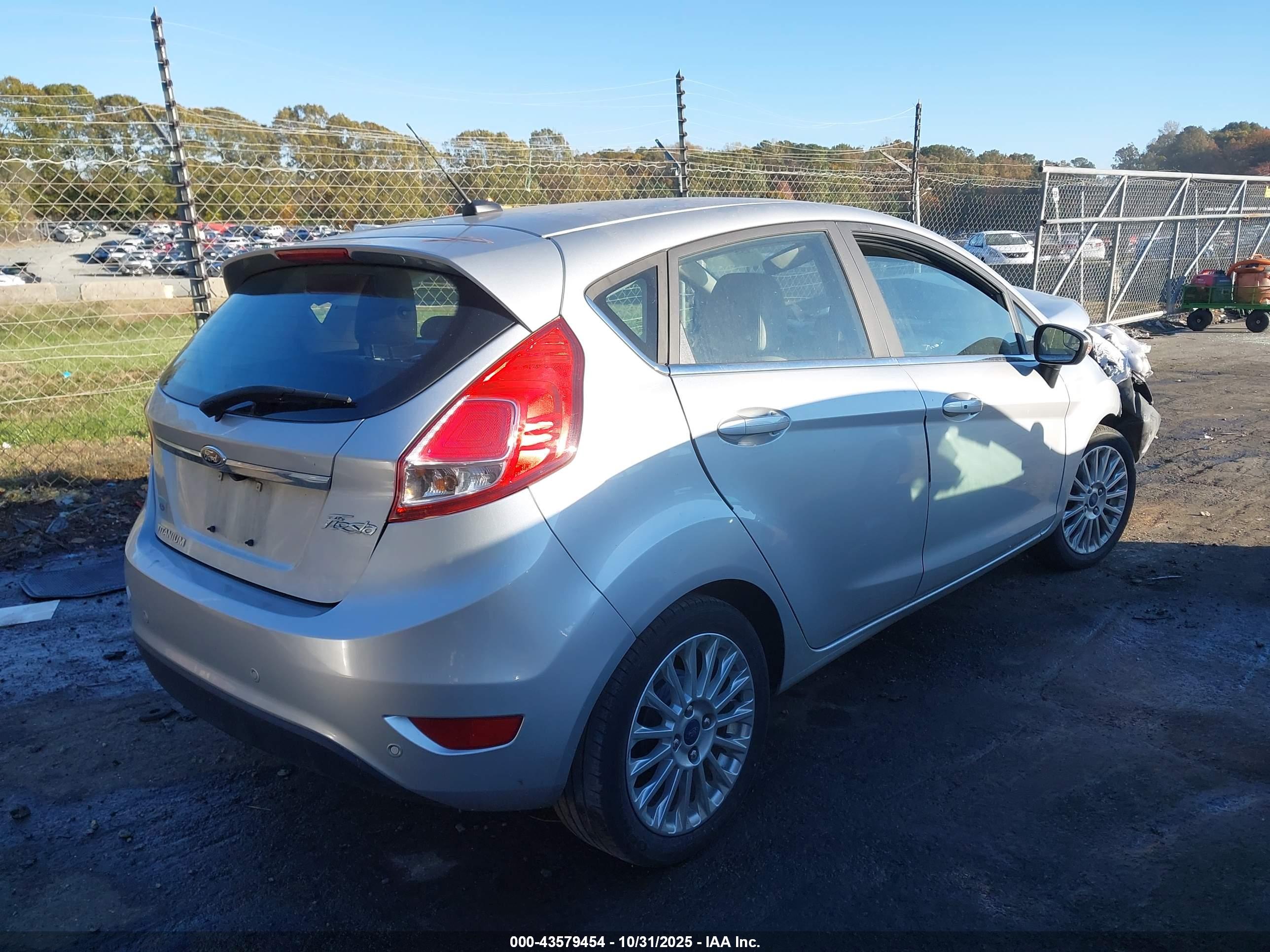 FORD FIESTA image 4