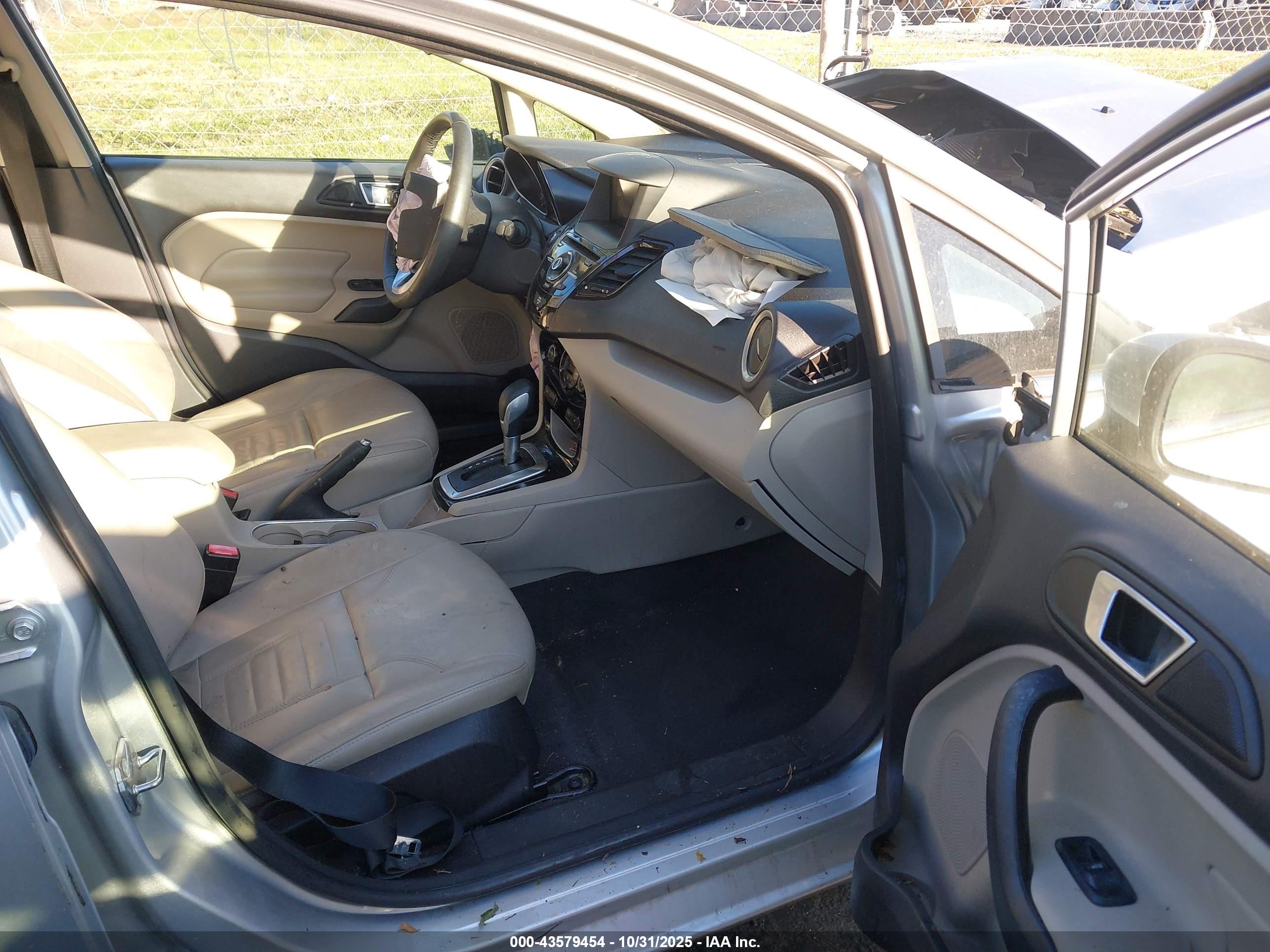 FORD FIESTA image 5