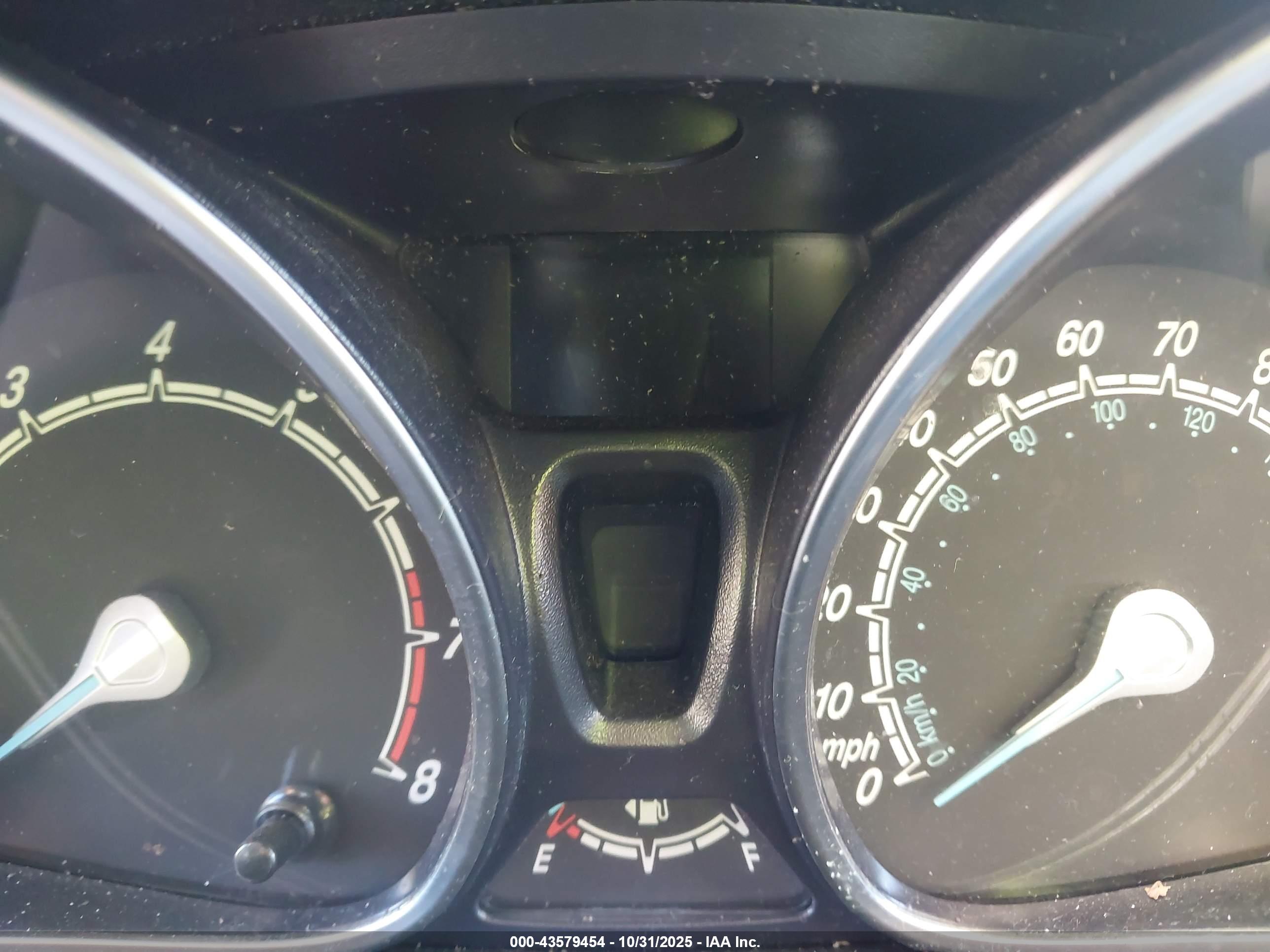 FORD FIESTA image 7