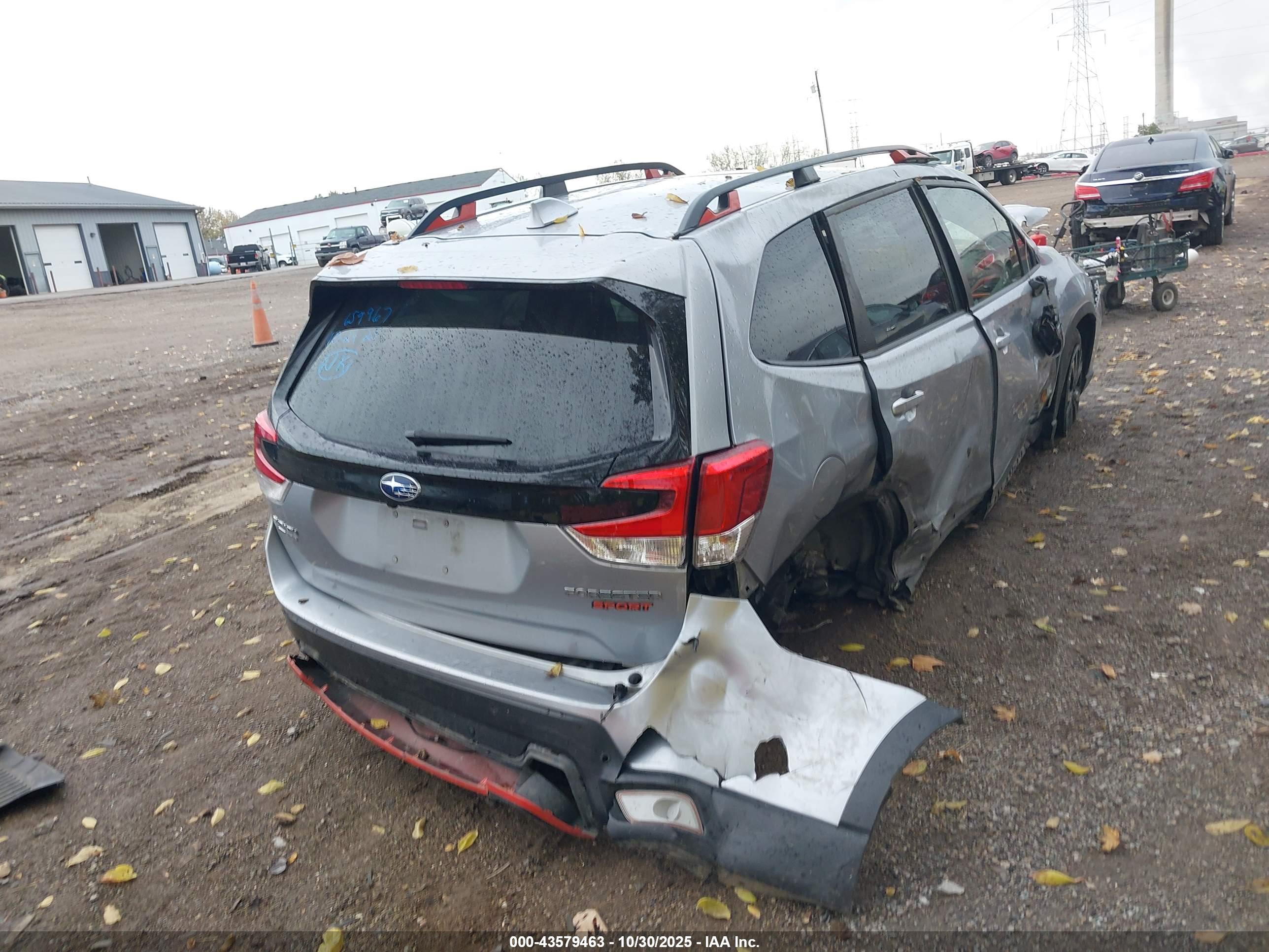 SUBARU FORESTER image 4