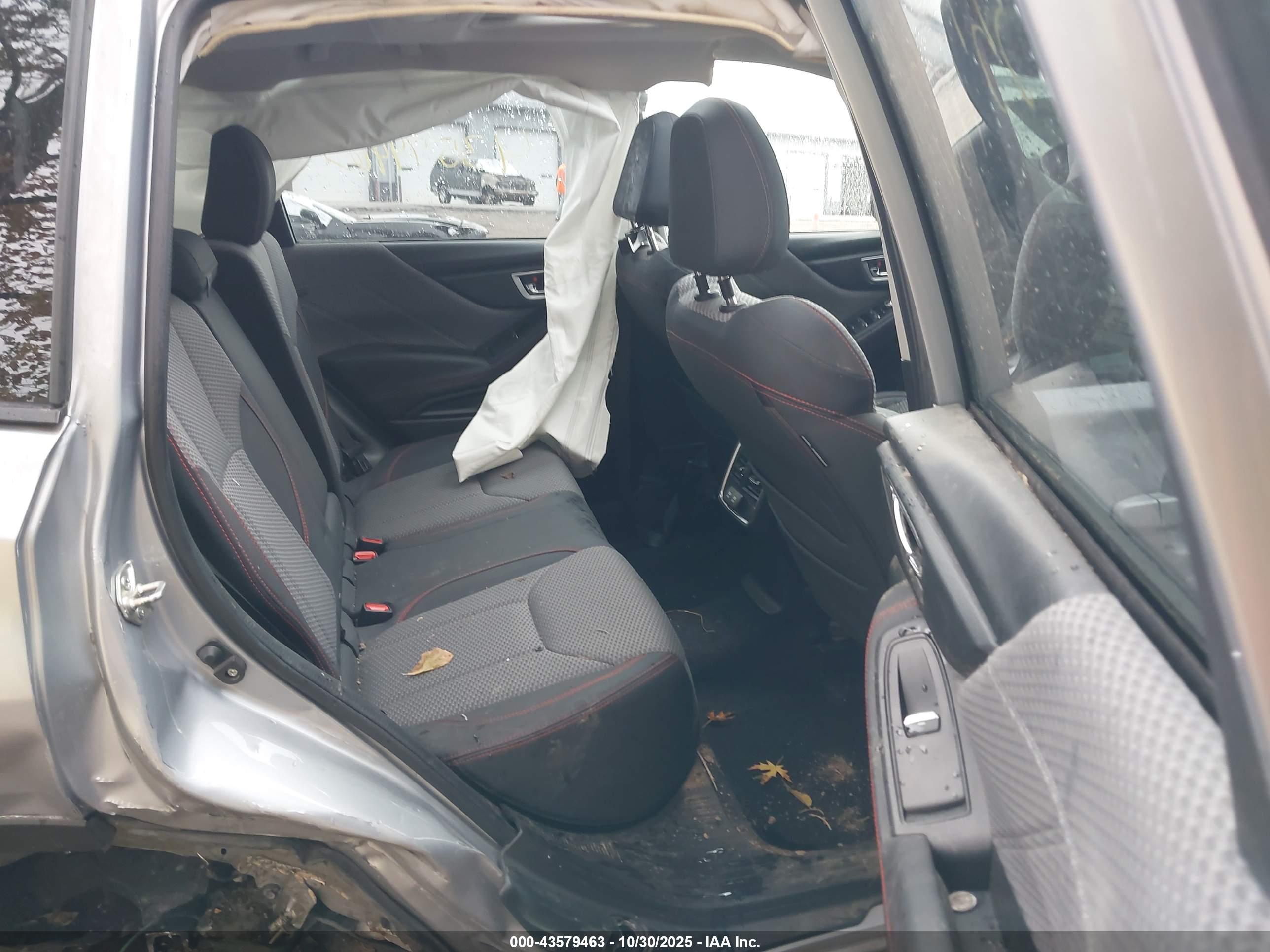 SUBARU FORESTER image 8