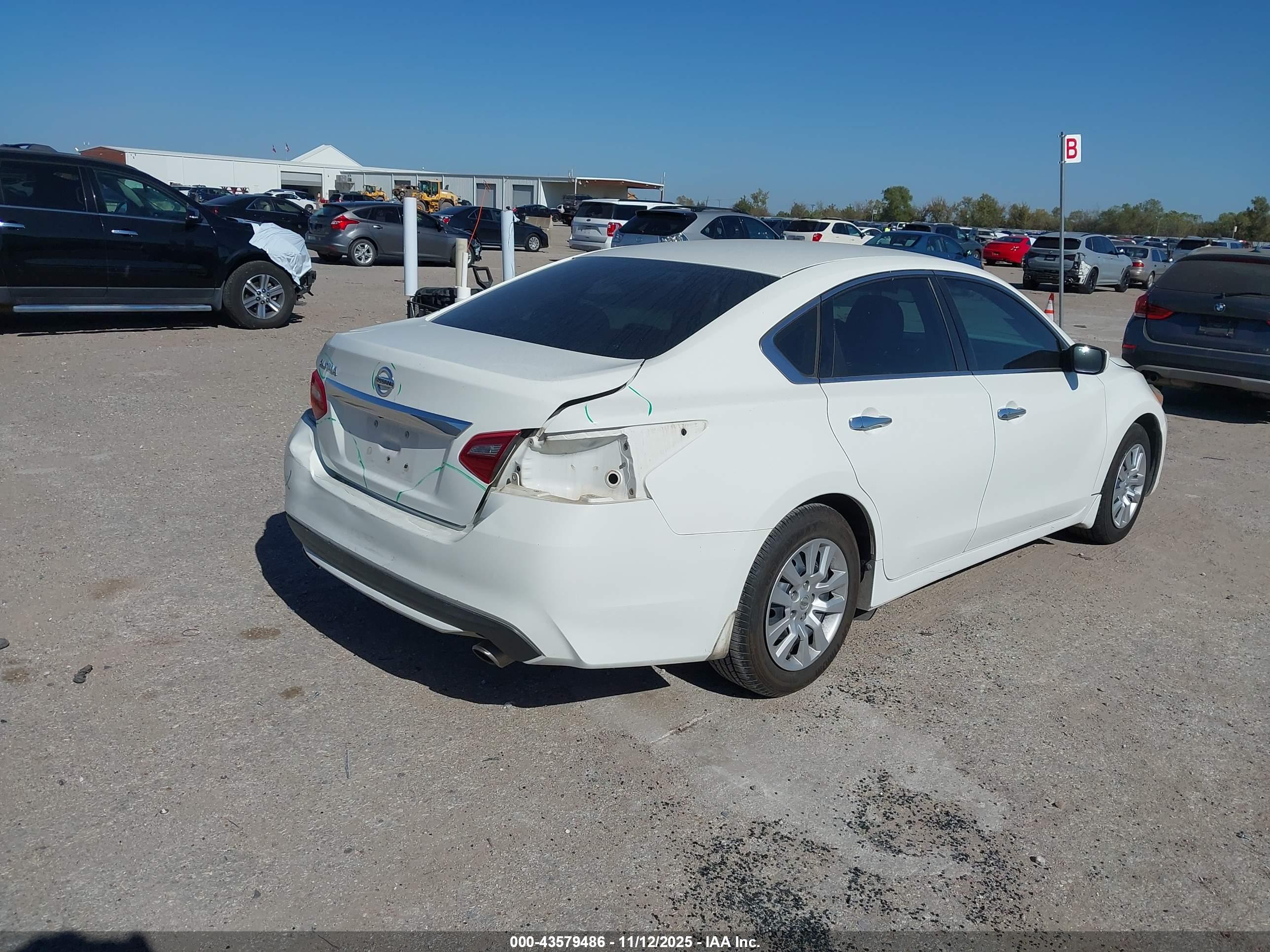 NISSAN ALTIMA image 4