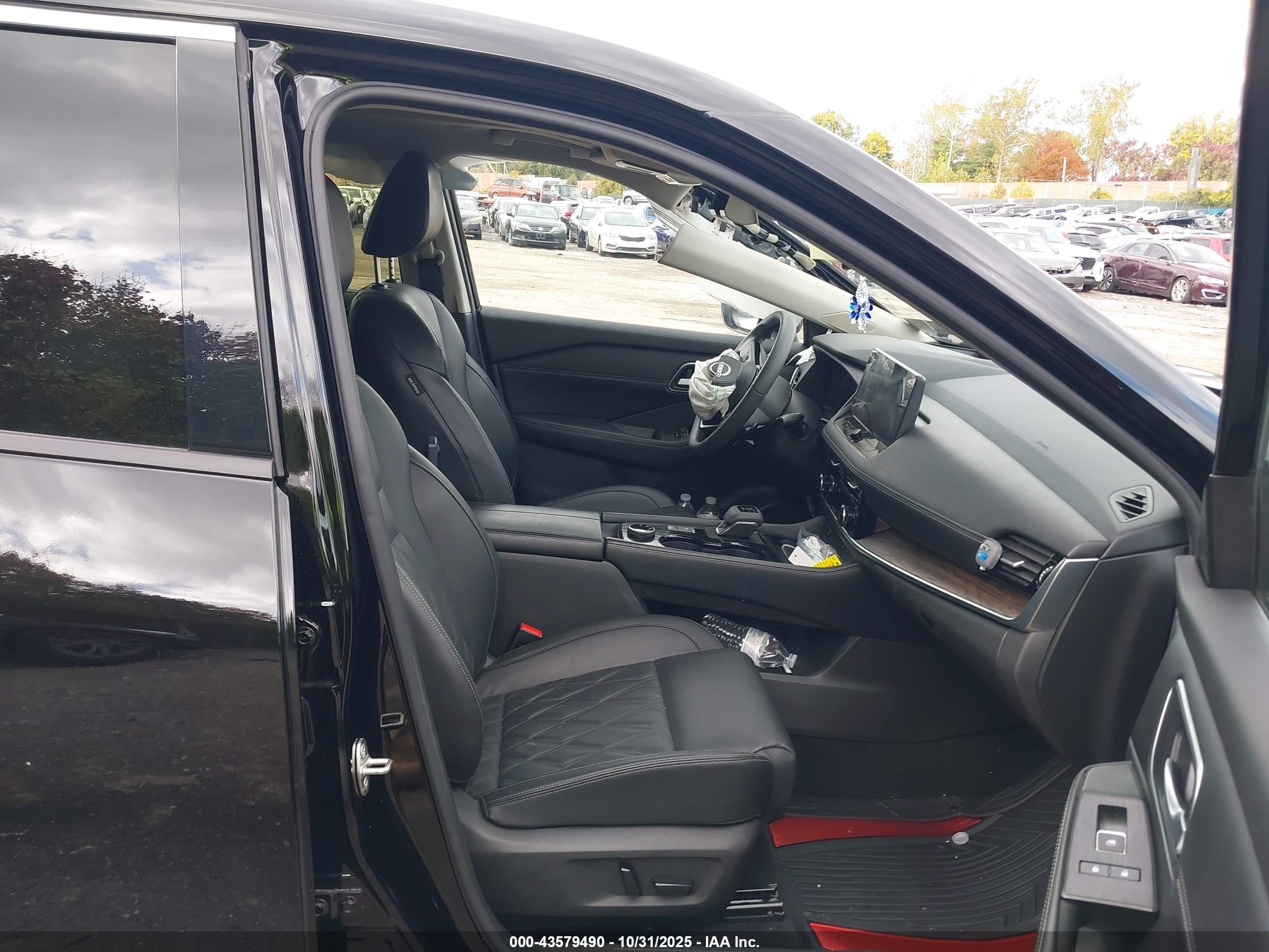 NISSAN ROGUE image 5