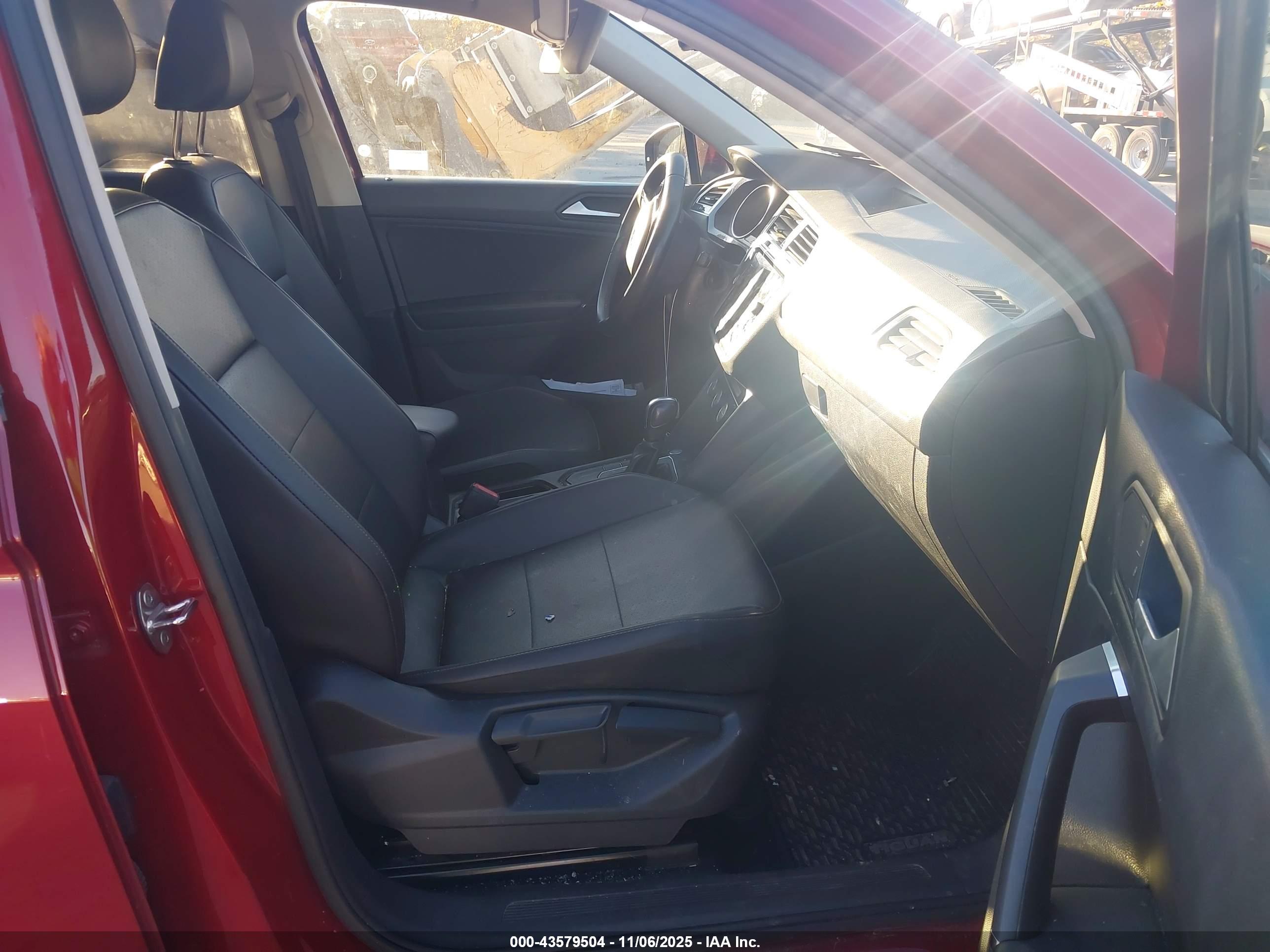 VOLKSWAGEN TIGUAN image 5
