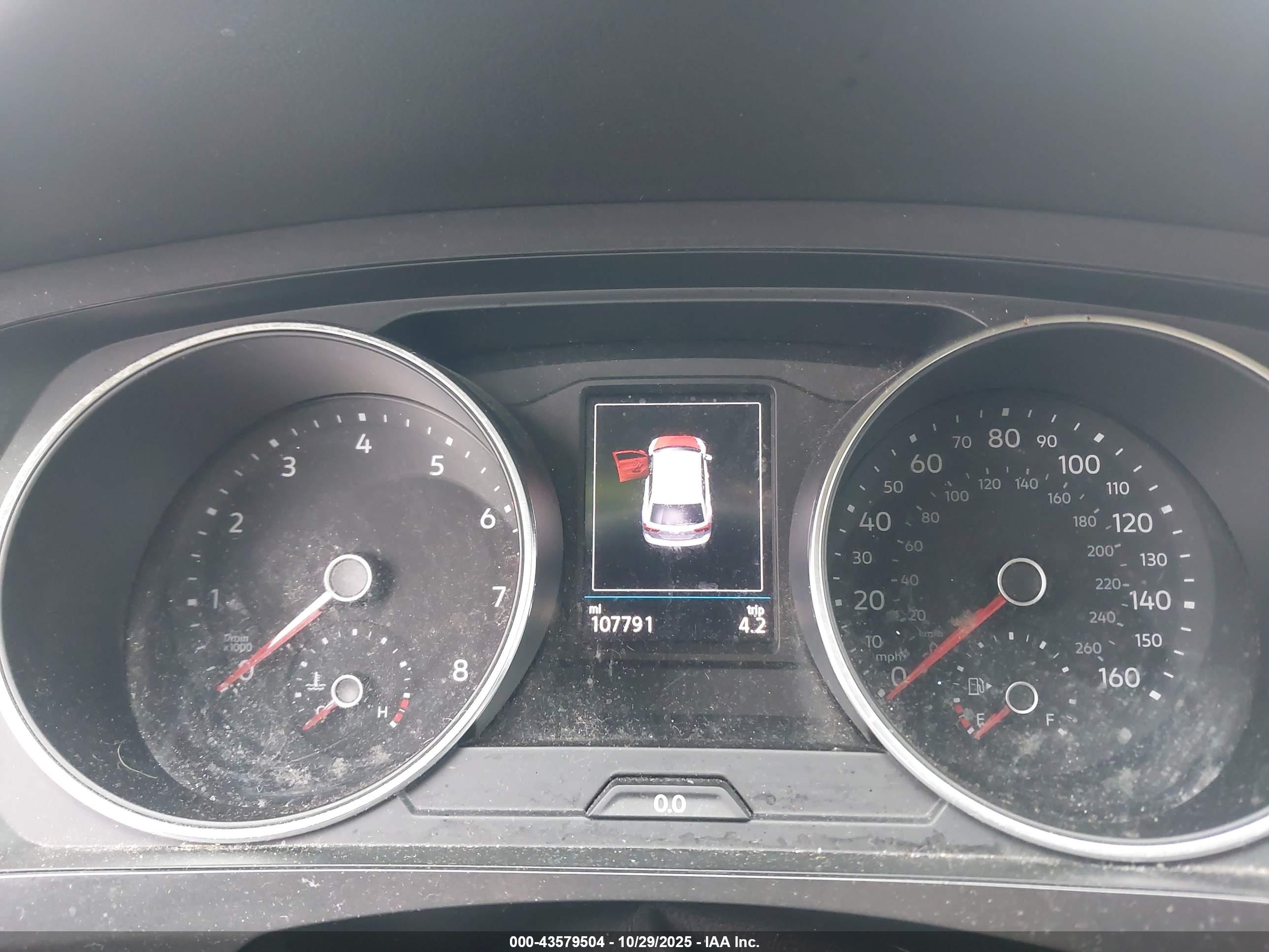 VOLKSWAGEN TIGUAN image 7
