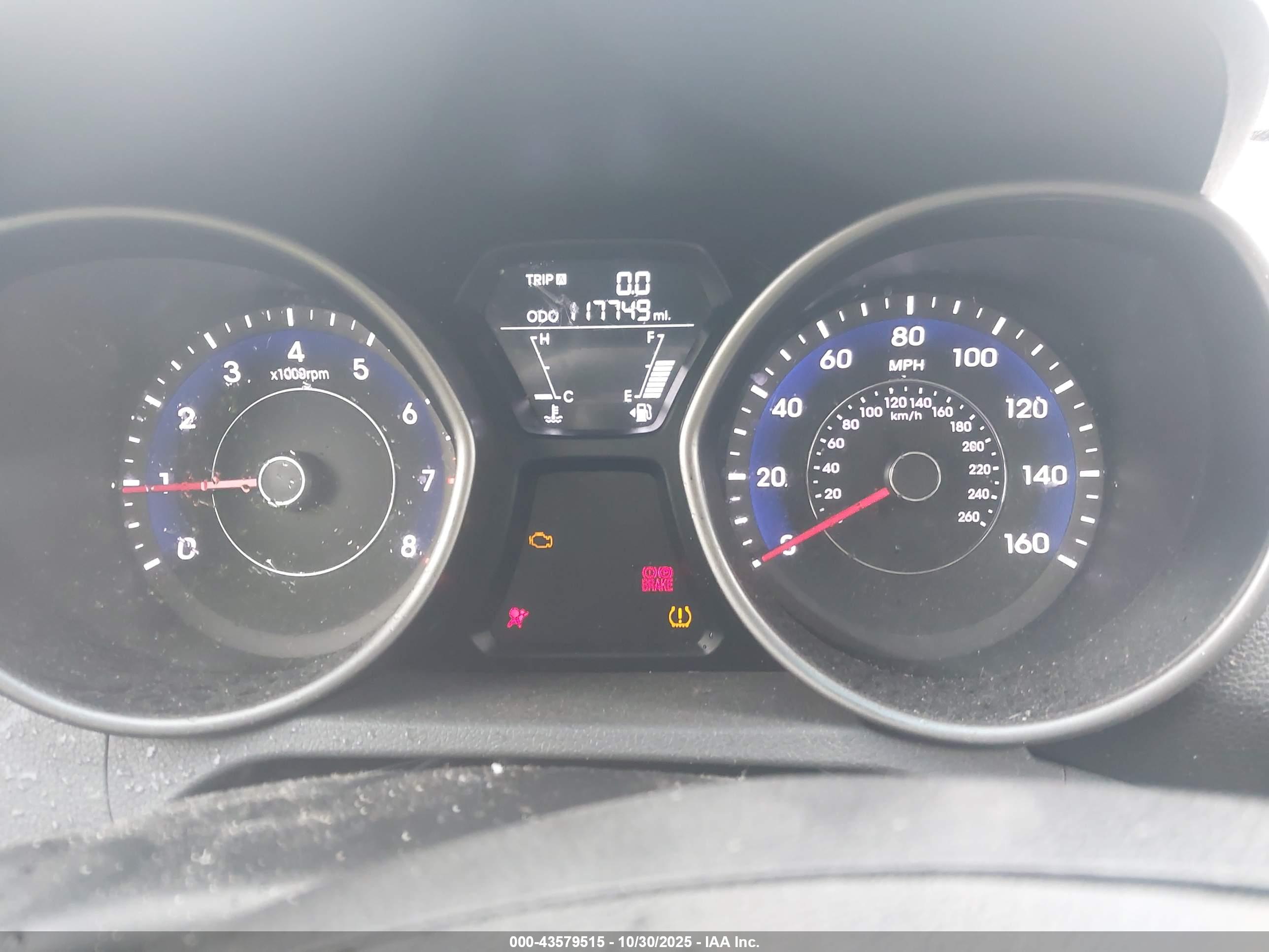 HYUNDAI ELANTRA image 7