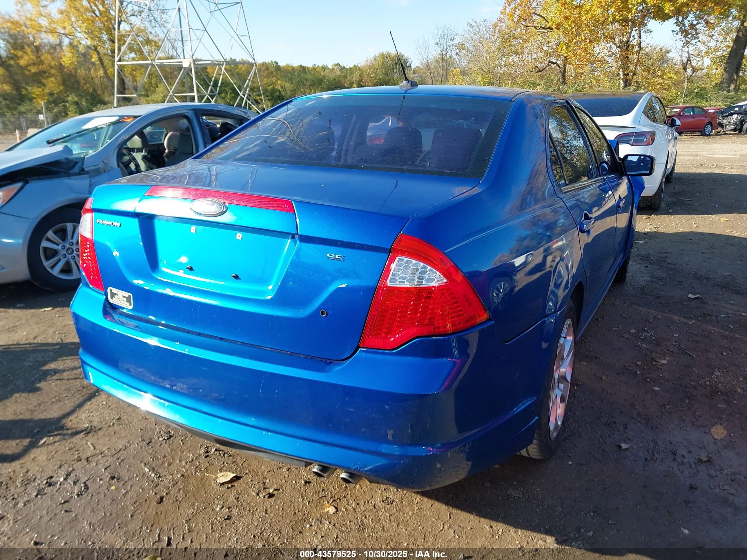 FORD FUSION image 4