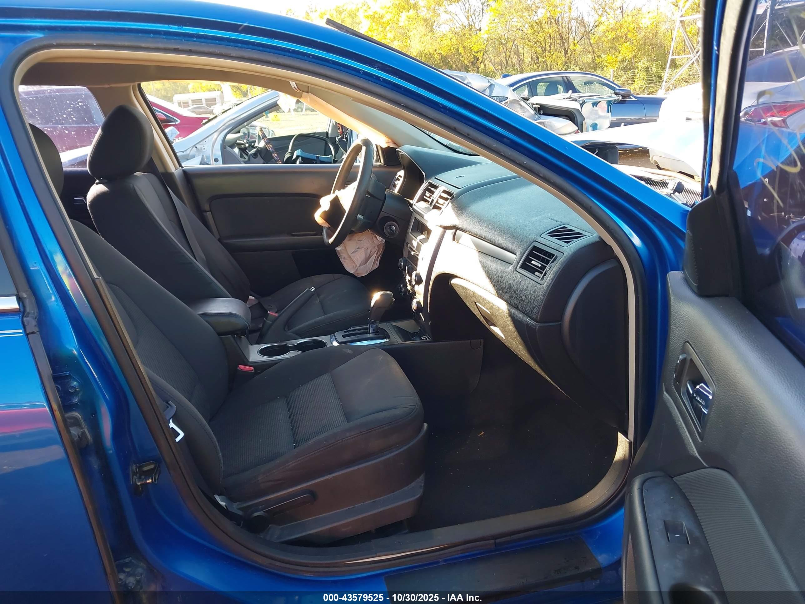 FORD FUSION image 5