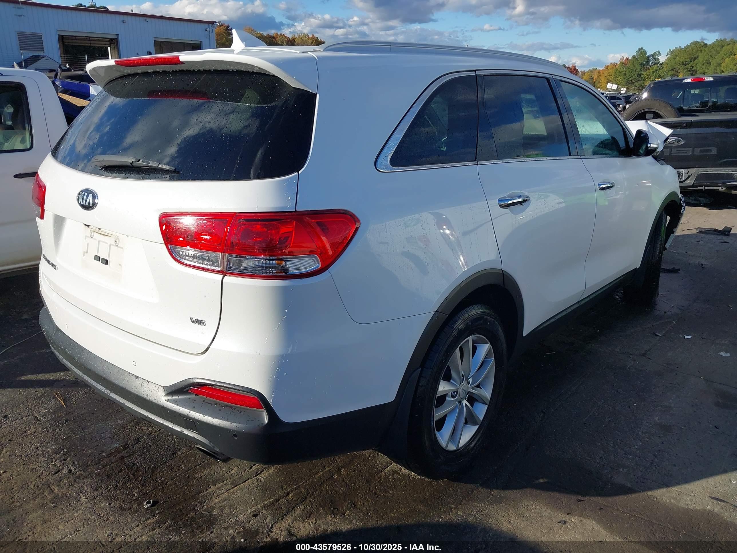 KIA SORENTO image 4