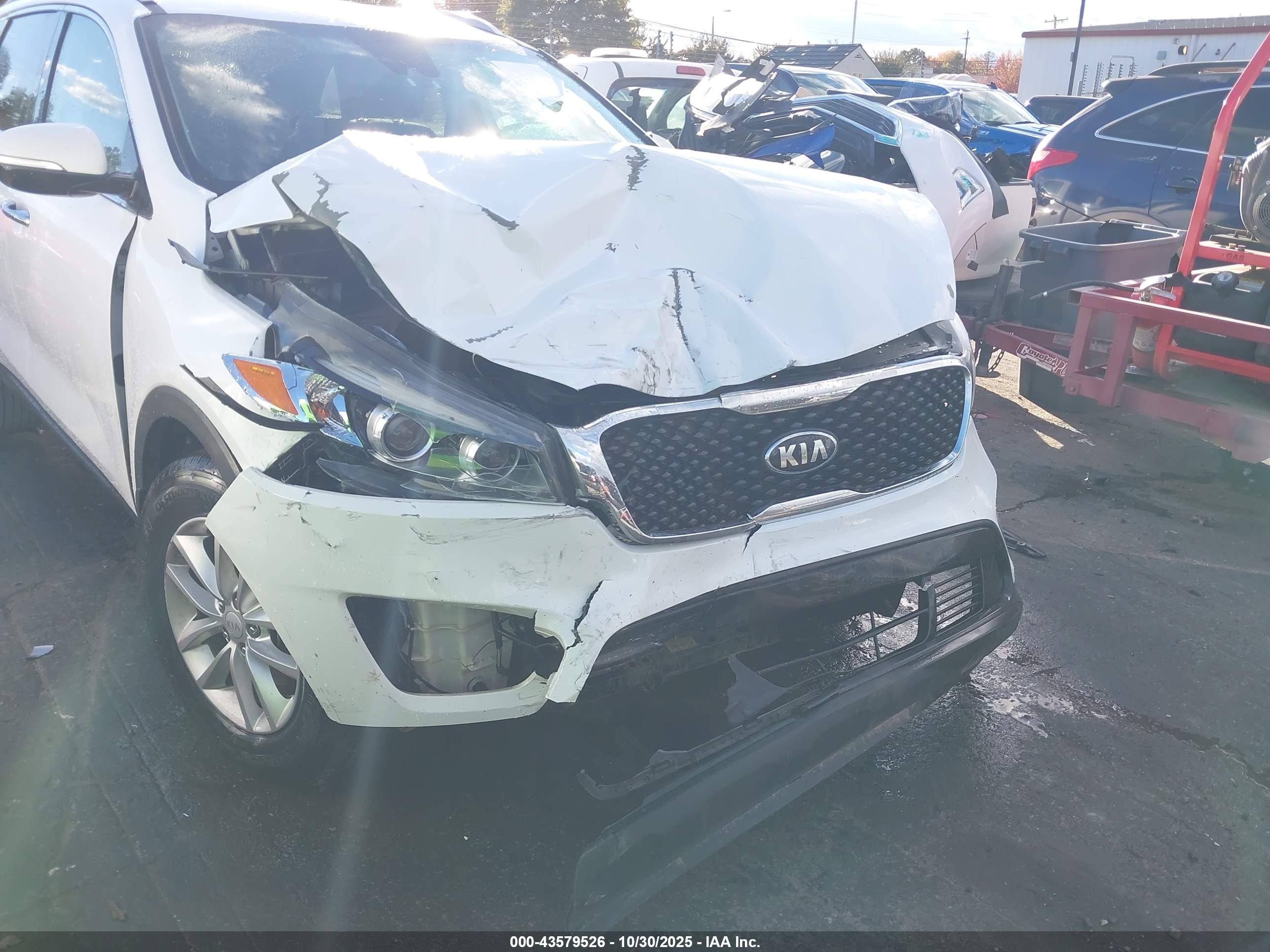 KIA SORENTO image 6