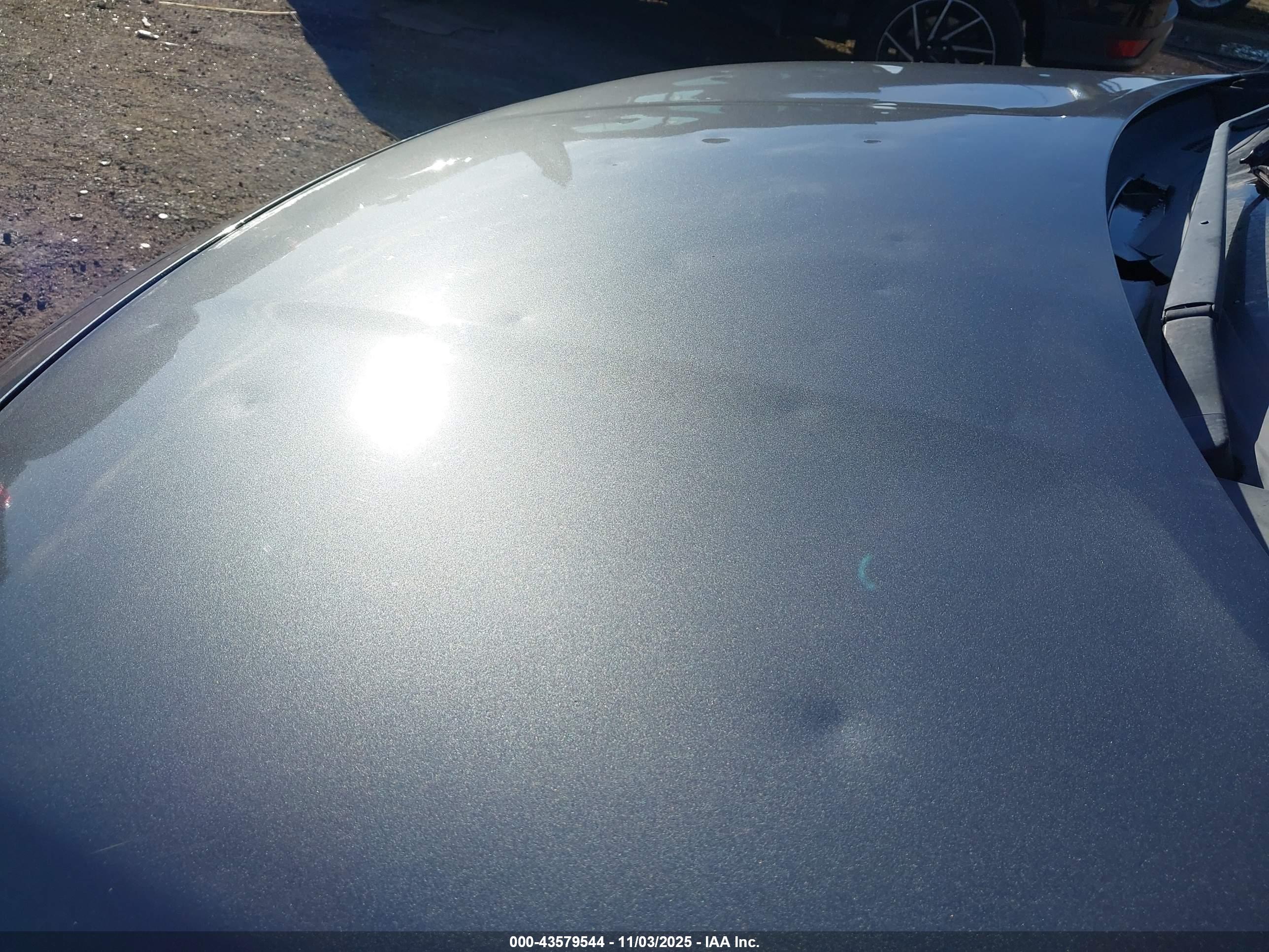 NISSAN VERSA image 6