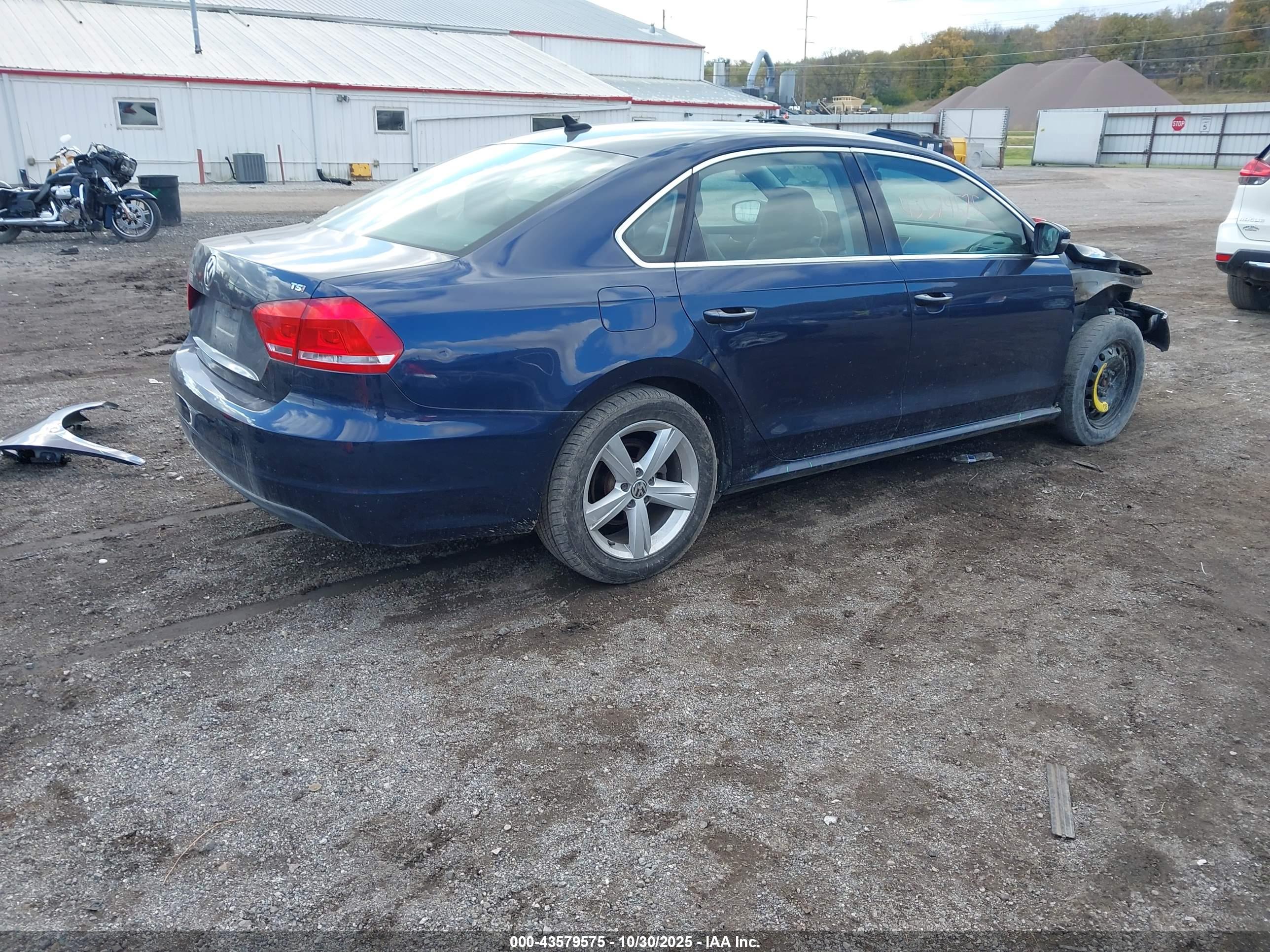 VOLKSWAGEN PASSAT image 4