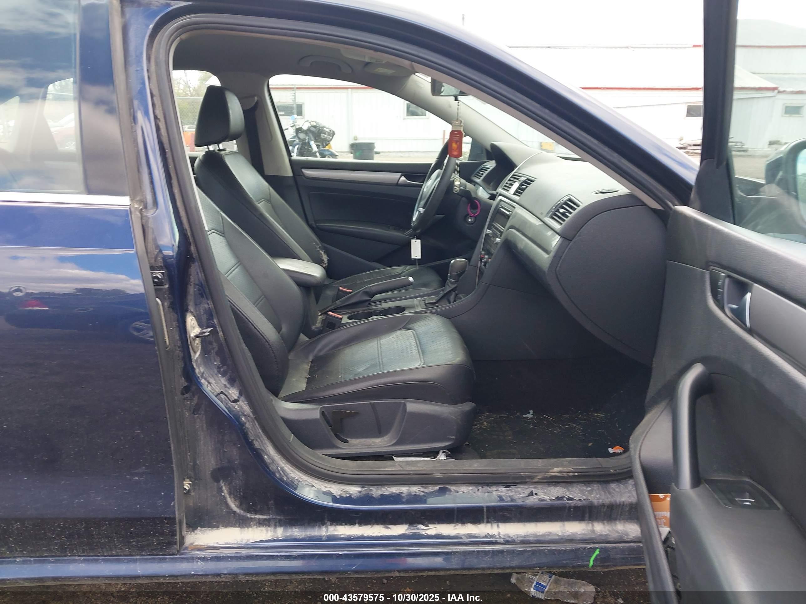 VOLKSWAGEN PASSAT image 5