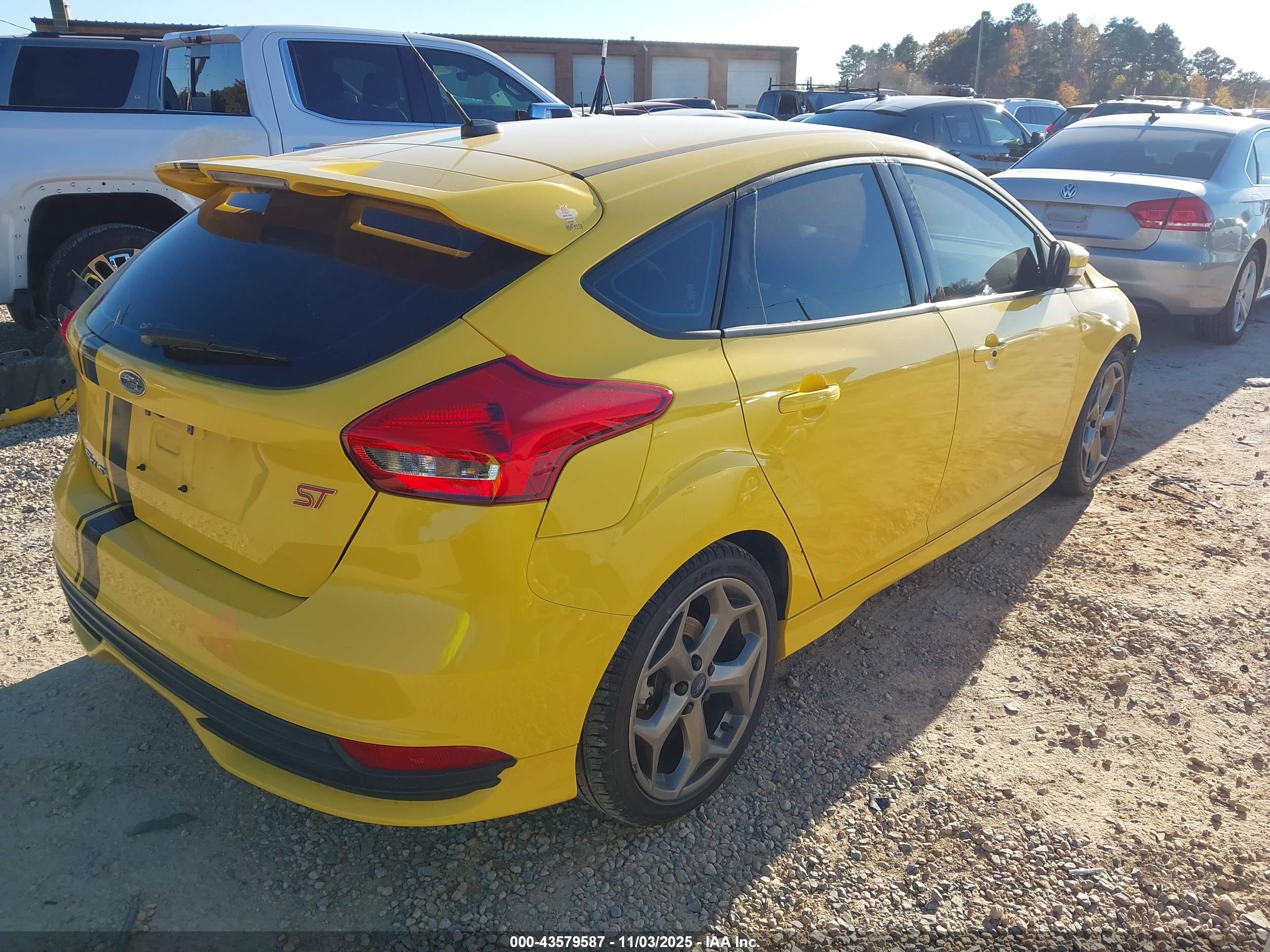 FORD FOCUS image 4