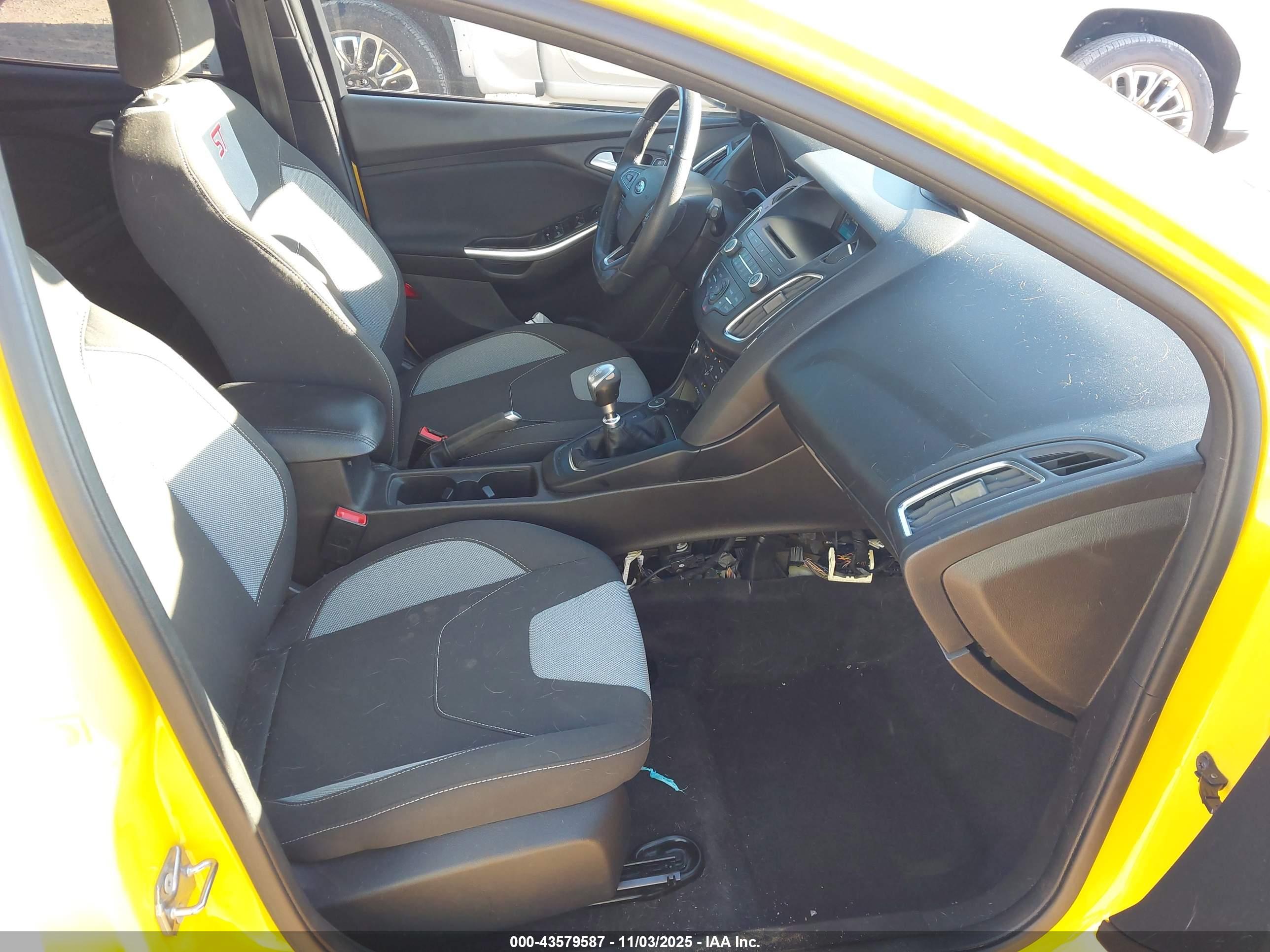 FORD FOCUS image 5