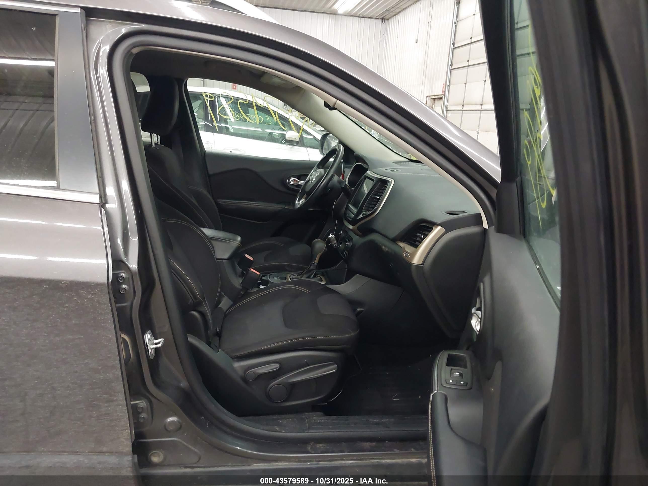 JEEP CHEROKEE image 5