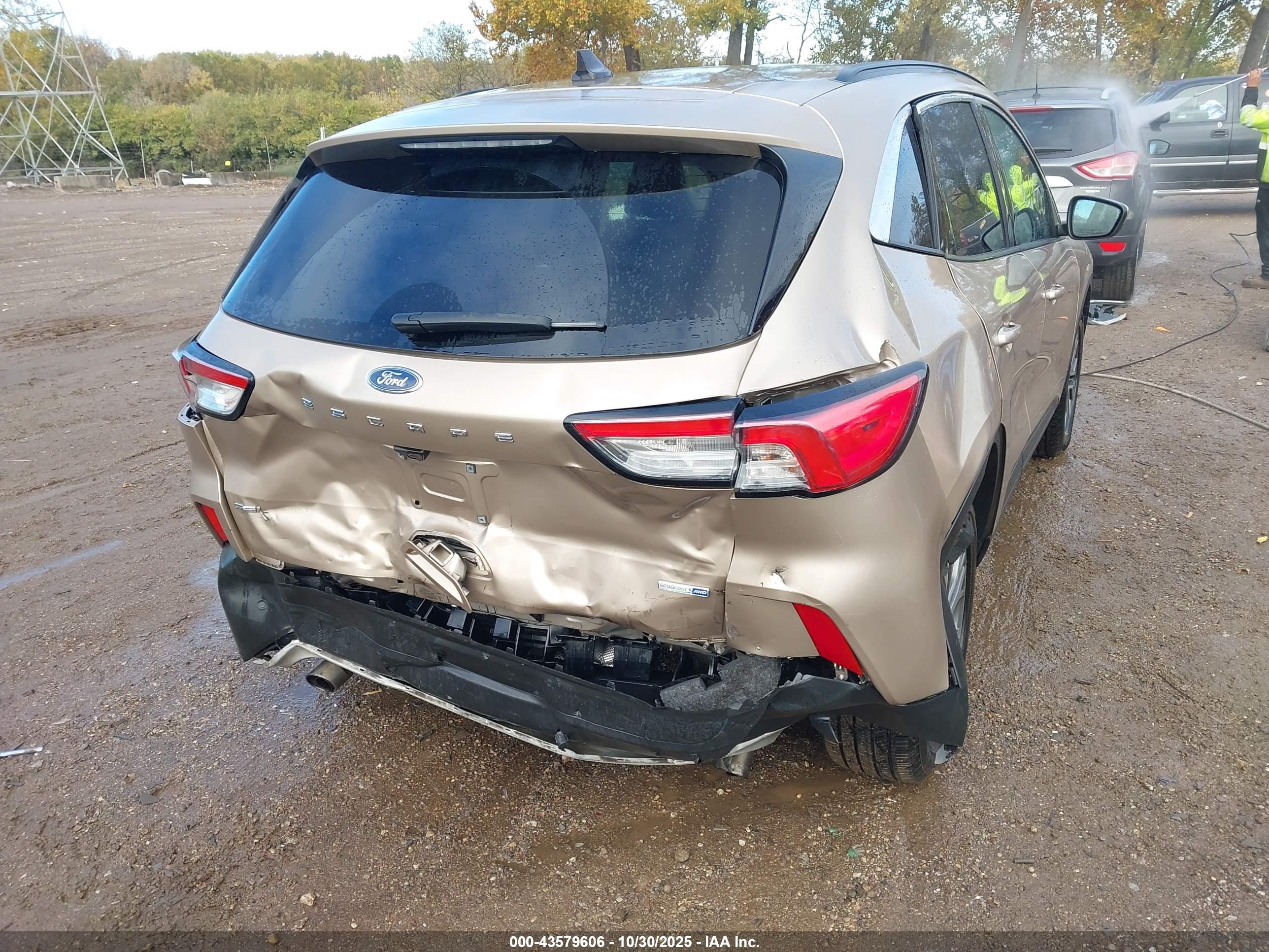 FORD ESCAPE image 6