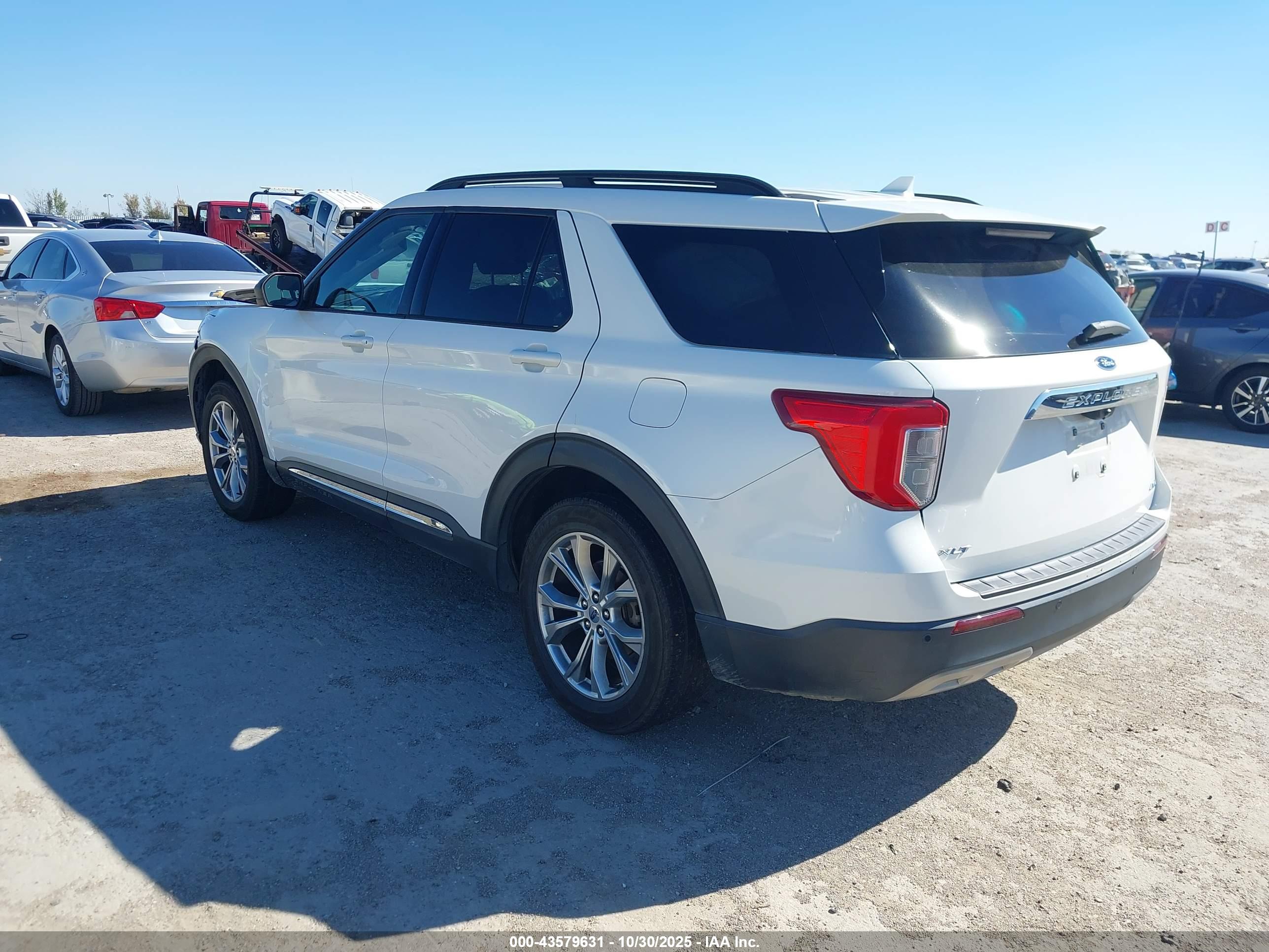 FORD EXPLORER image 3