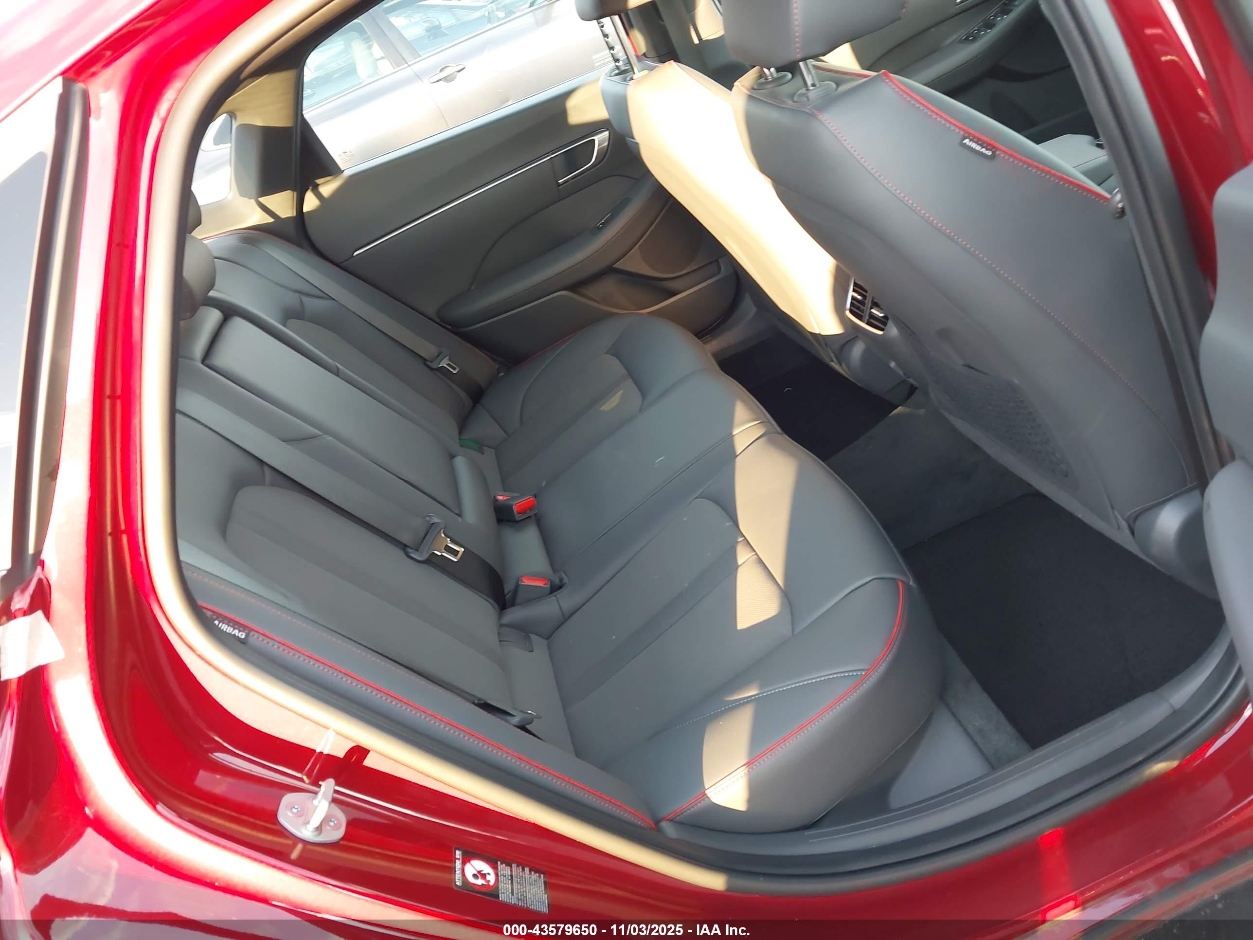 HYUNDAI SONATA image 8