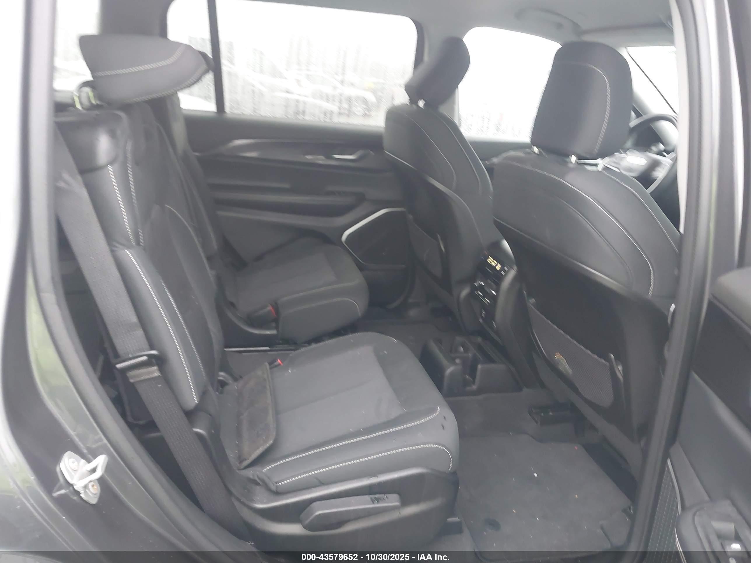 JEEP GRAND image 8