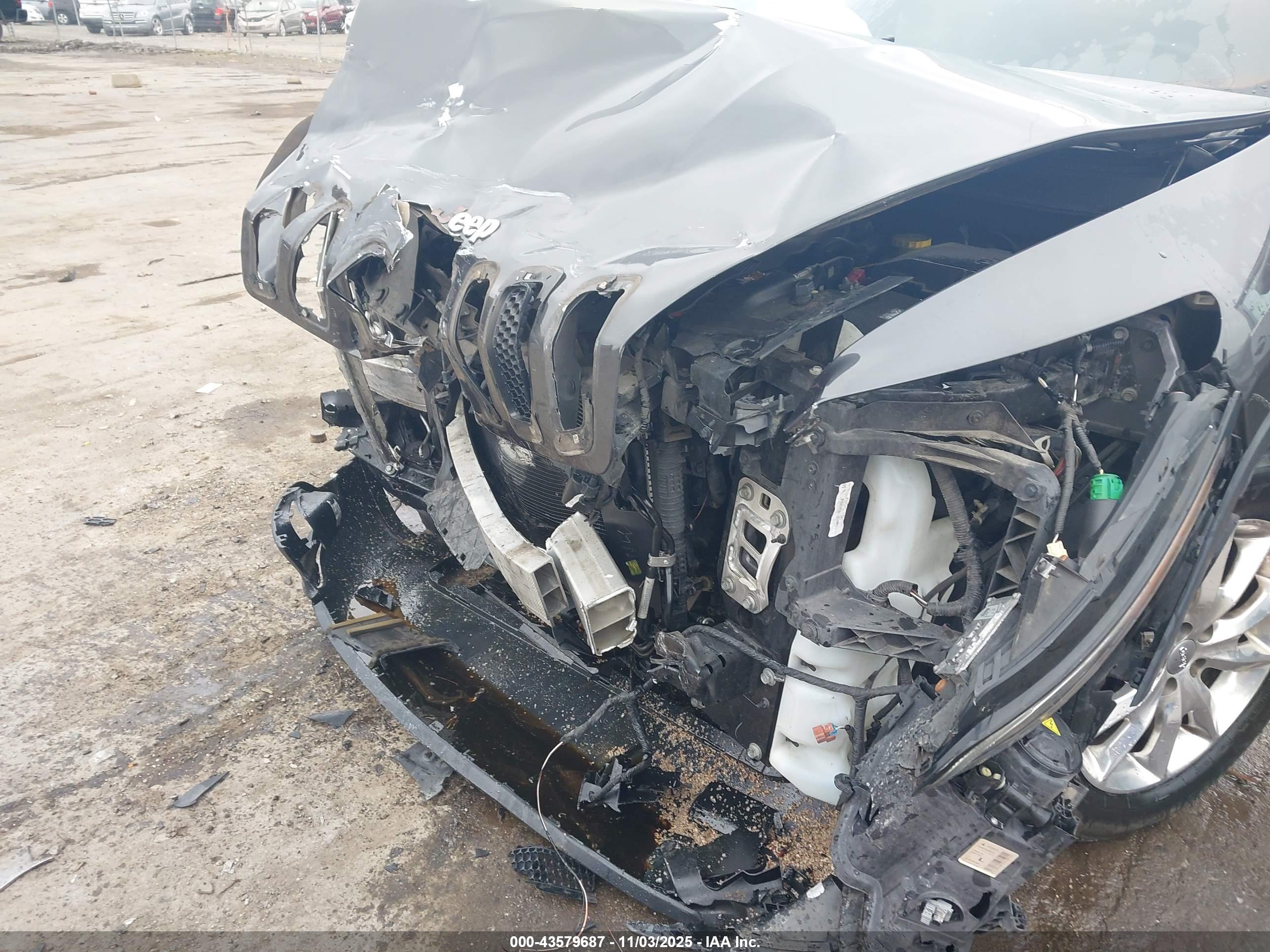 JEEP CHEROKEE image 6